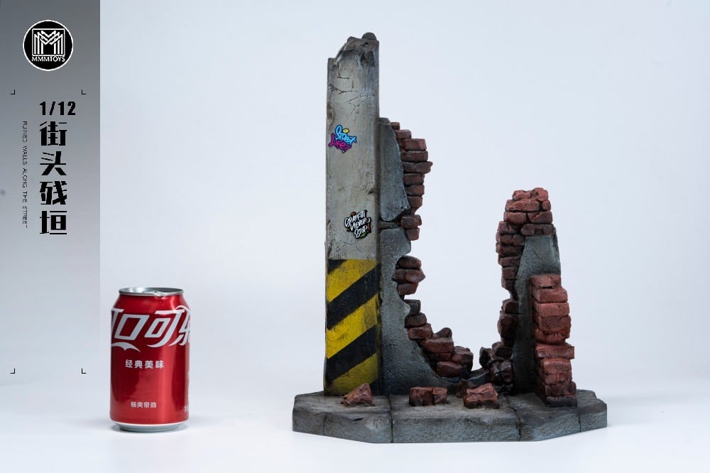 Ruined Walls Along the Street 1/12 Scale Diorama Gallery Image 7