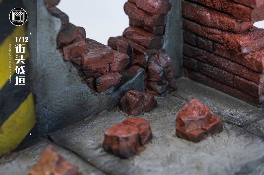 Ruined Walls Along the Street 1/12 Scale Diorama Gallery Image 9