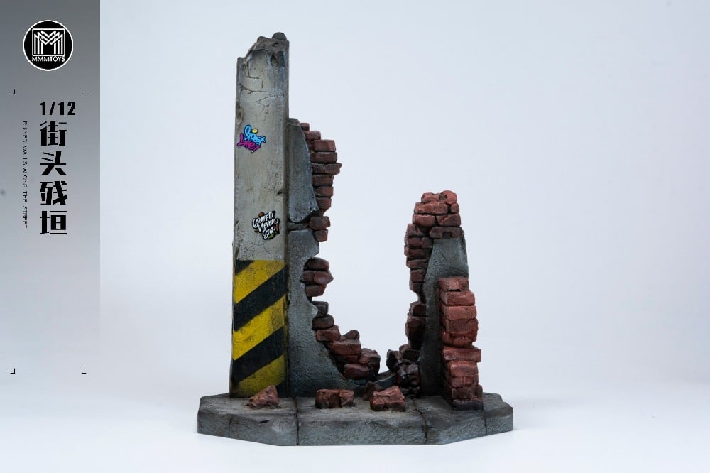 Ruined Walls Along the Street 1/12 Scale Diorama Gallery Image 3