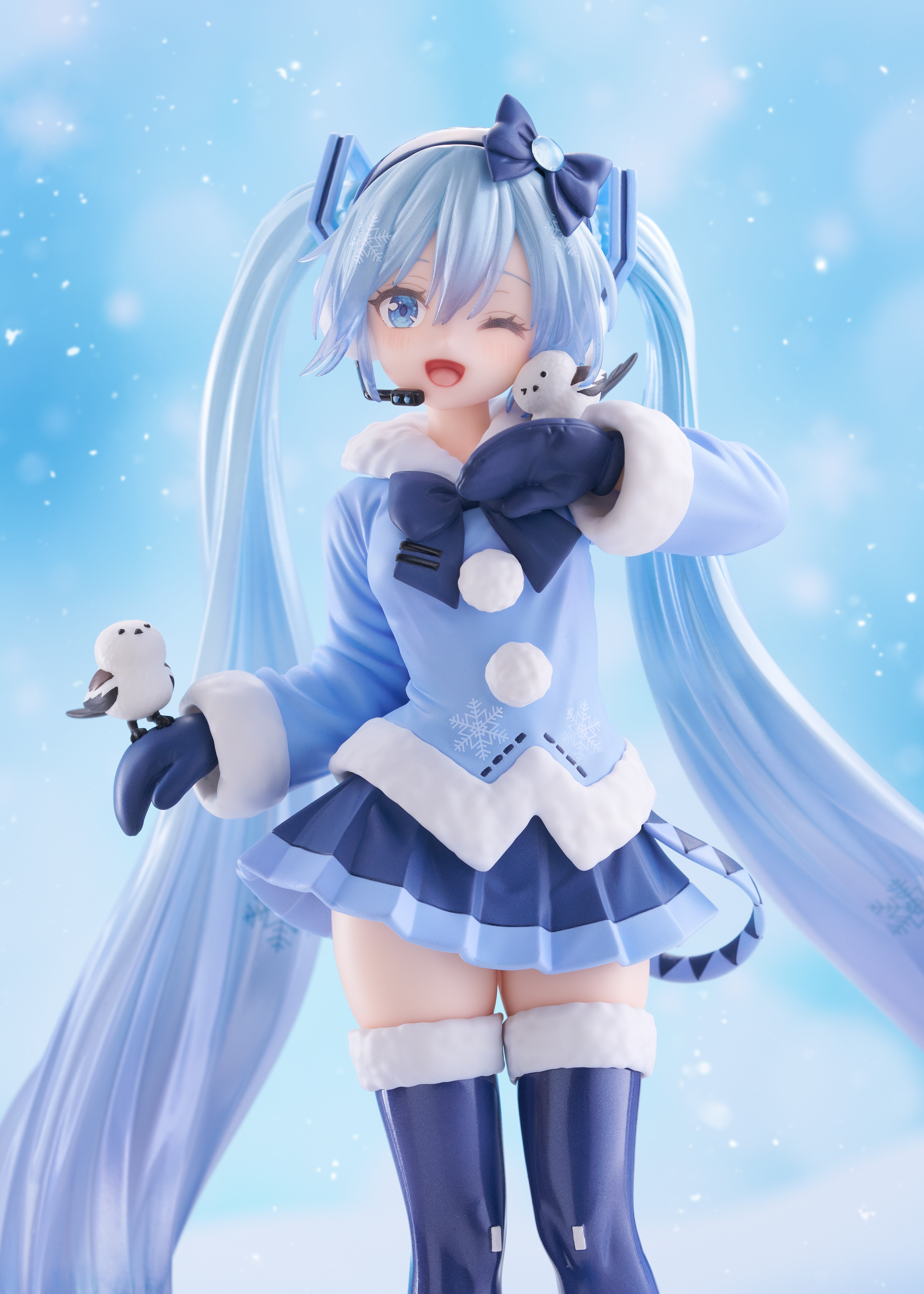 Vocaloid AMP+ Snow Miku (All Stars 2012 Ver.) Figure Gallery Image 4