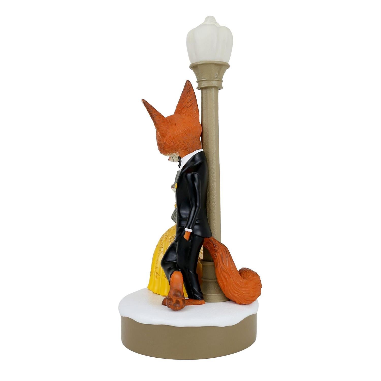Zootopia 2 Disney Showcase Nick and Judy Figurine Gallery Image 5