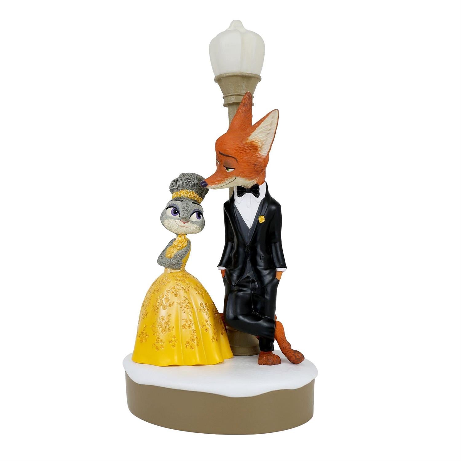 Zootopia 2 Disney Showcase Nick and Judy Figurine Gallery Image 4