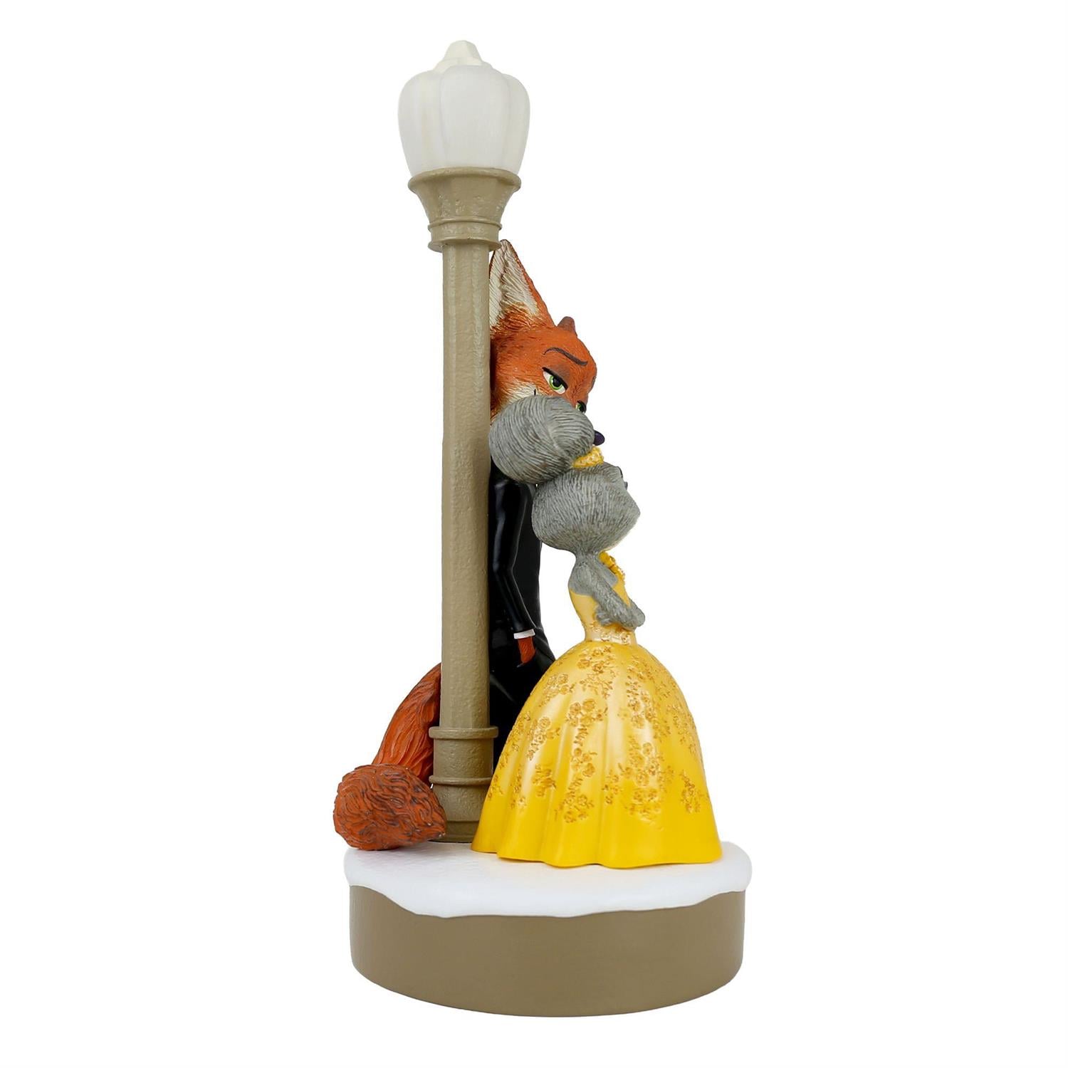 Zootopia 2 Disney Showcase Nick and Judy Figurine Gallery Image 6