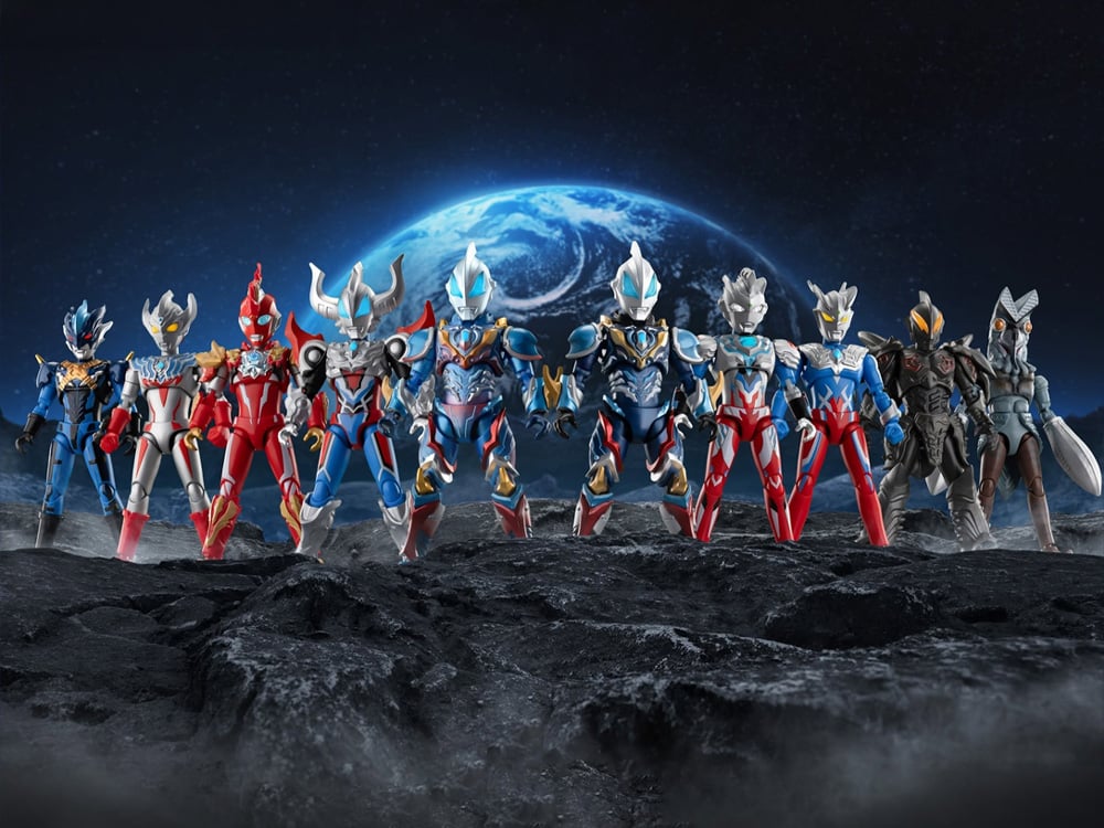 Ultraman Galaxy Version S 01 Return of the Light Force Box of 9 Model Kits Gallery Image 1