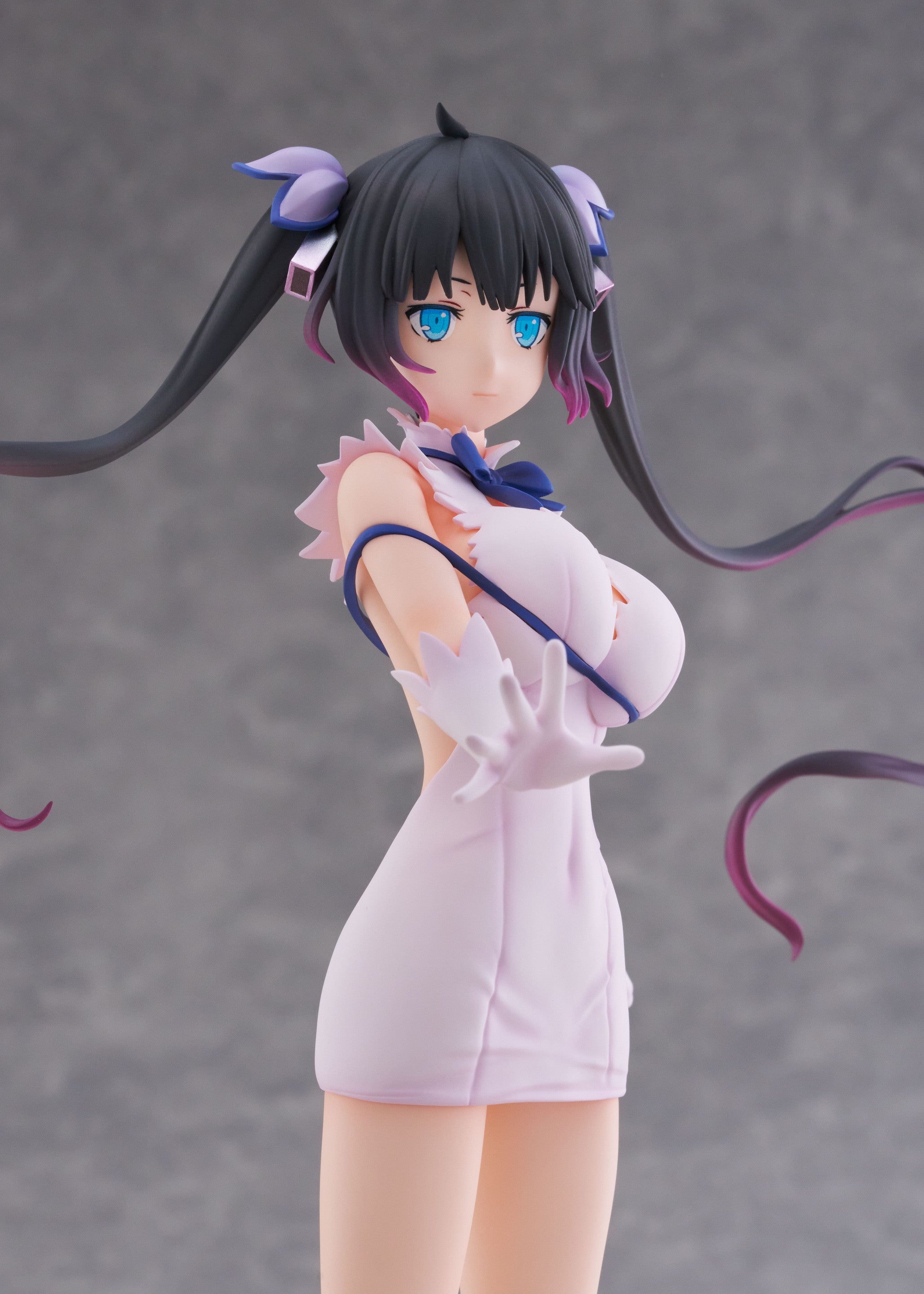 Is It Wrong to Try to Pick Up Girls in a Dungeon? V Hestia (Divinity Unleashed Ver.) 1/7 Scale Figure Gallery Image 13
