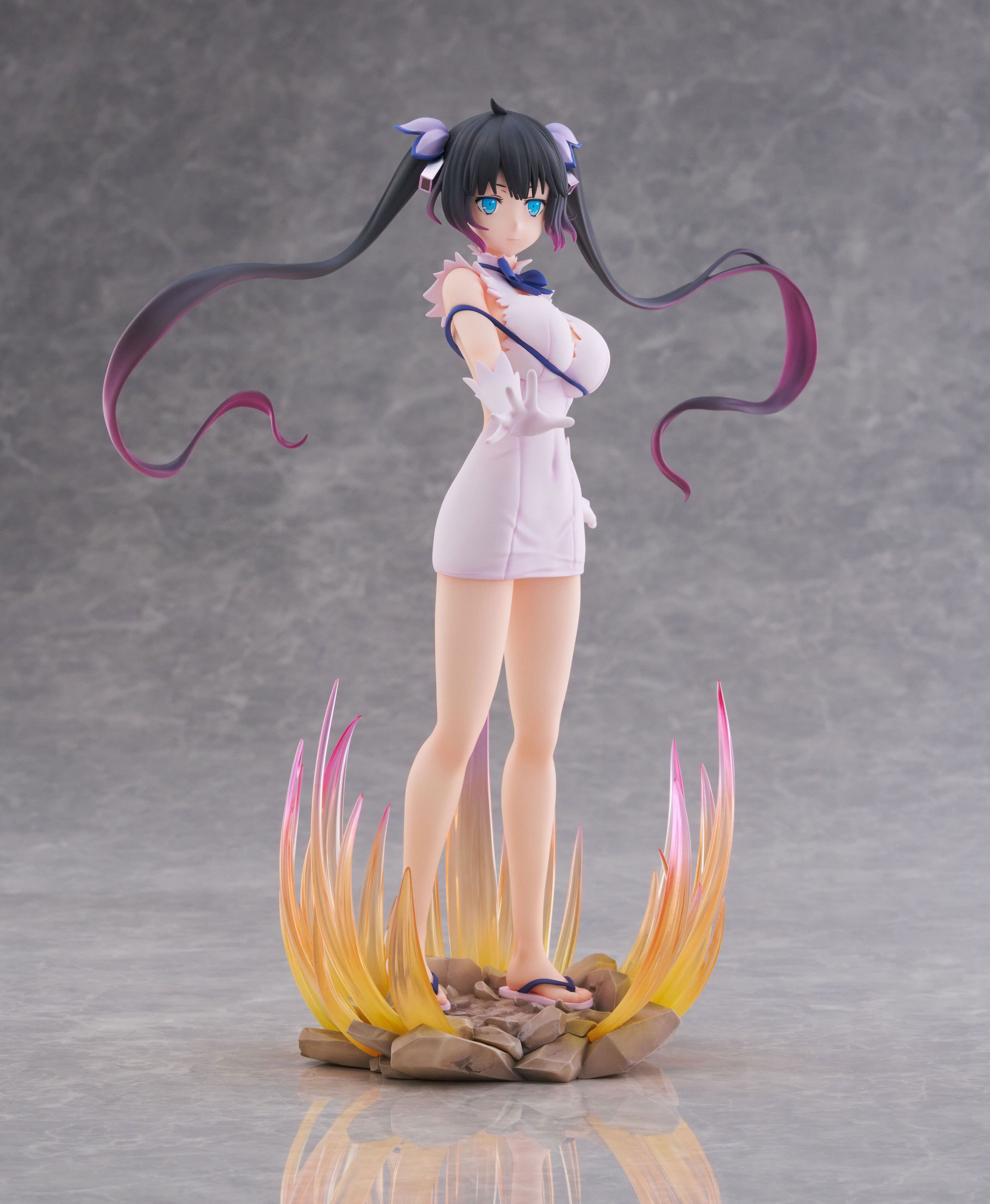 Is It Wrong to Try to Pick Up Girls in a Dungeon? V Hestia (Divinity Unleashed Ver.) 1/7 Scale Figure Gallery Image 12
