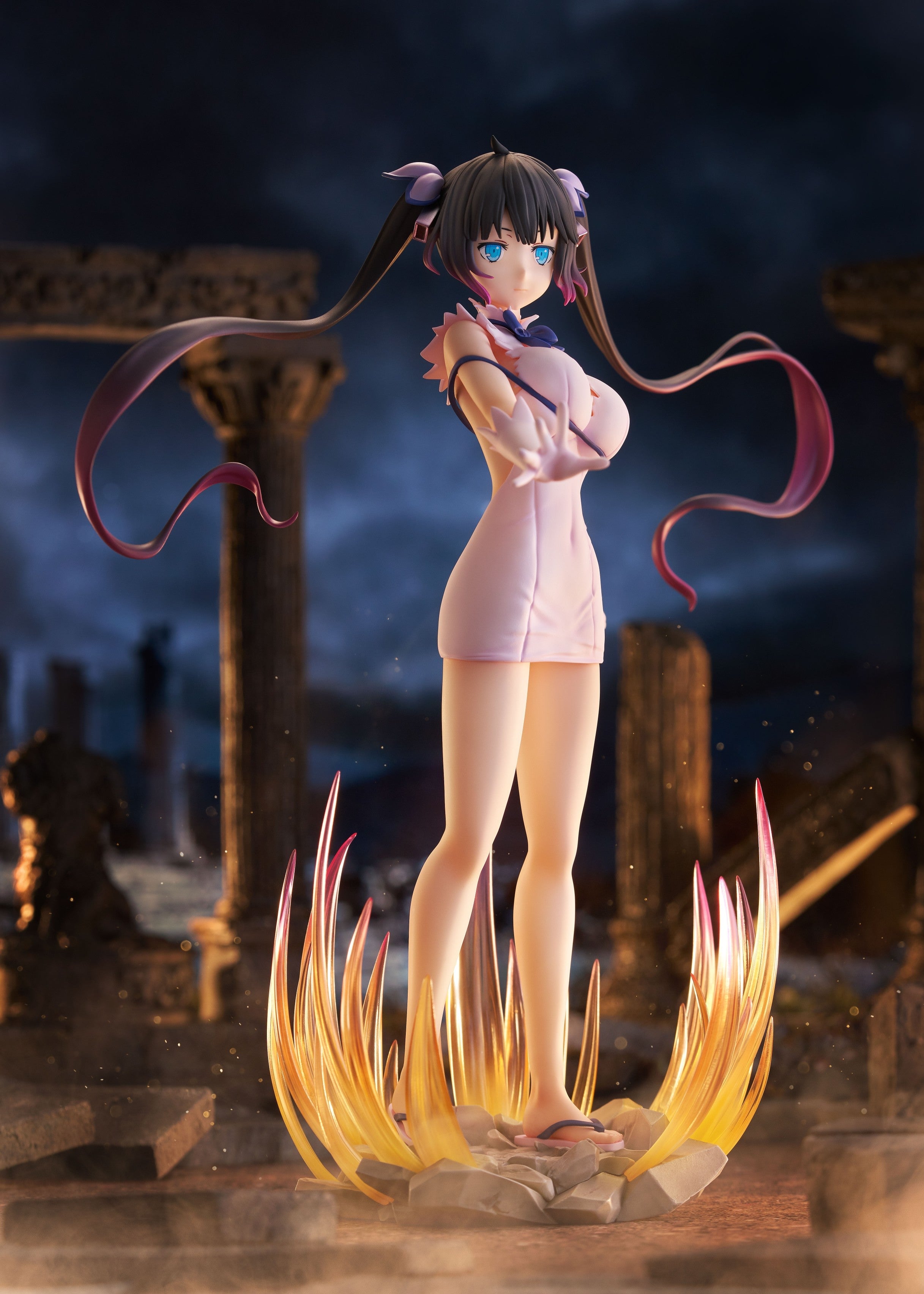 Is It Wrong to Try to Pick Up Girls in a Dungeon? V Hestia (Divinity Unleashed Ver.) 1/7 Scale Figure Gallery Image 4