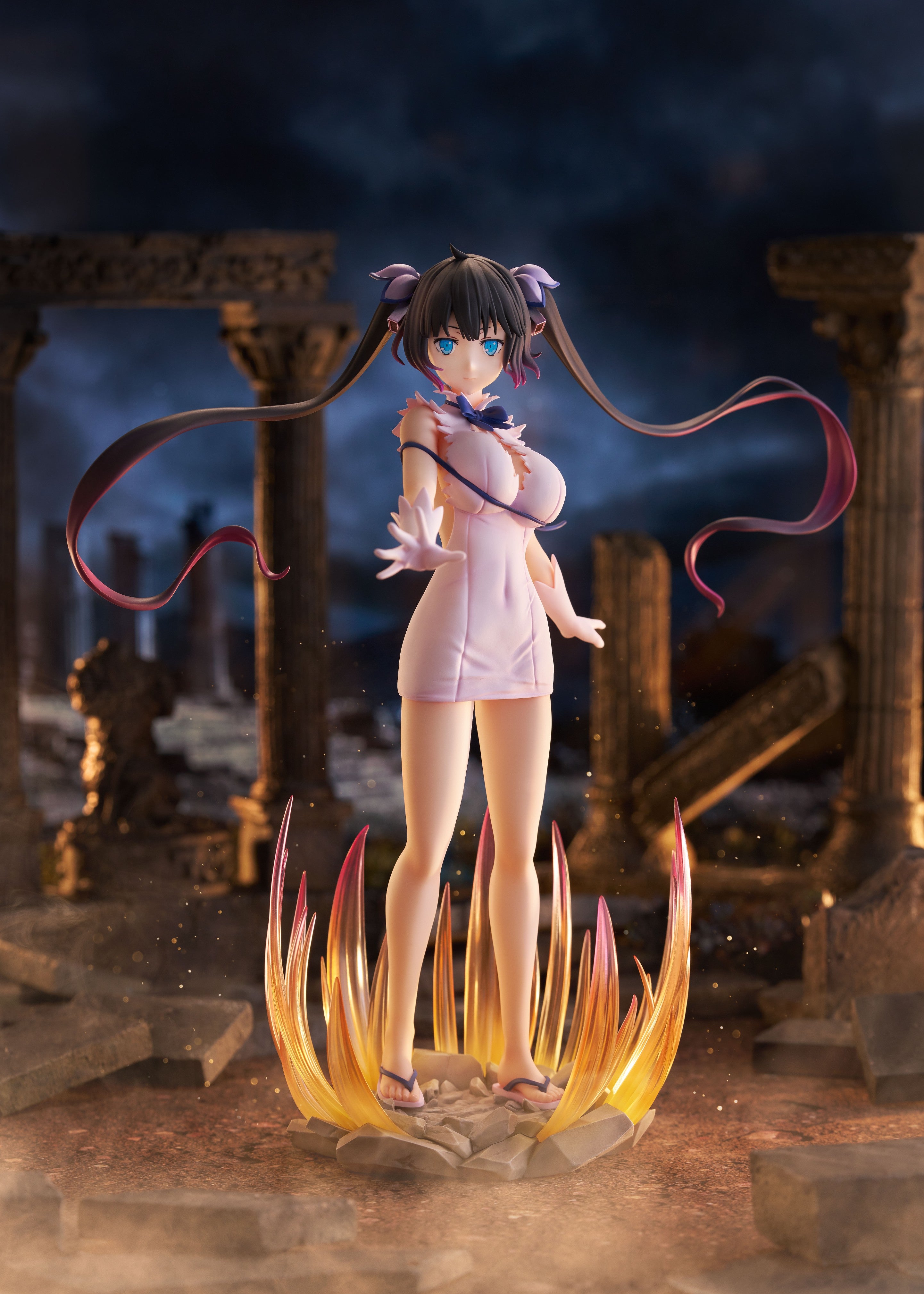 Is It Wrong to Try to Pick Up Girls in a Dungeon? V Hestia (Divinity Unleashed Ver.) 1/7 Scale Figure Gallery Image 3