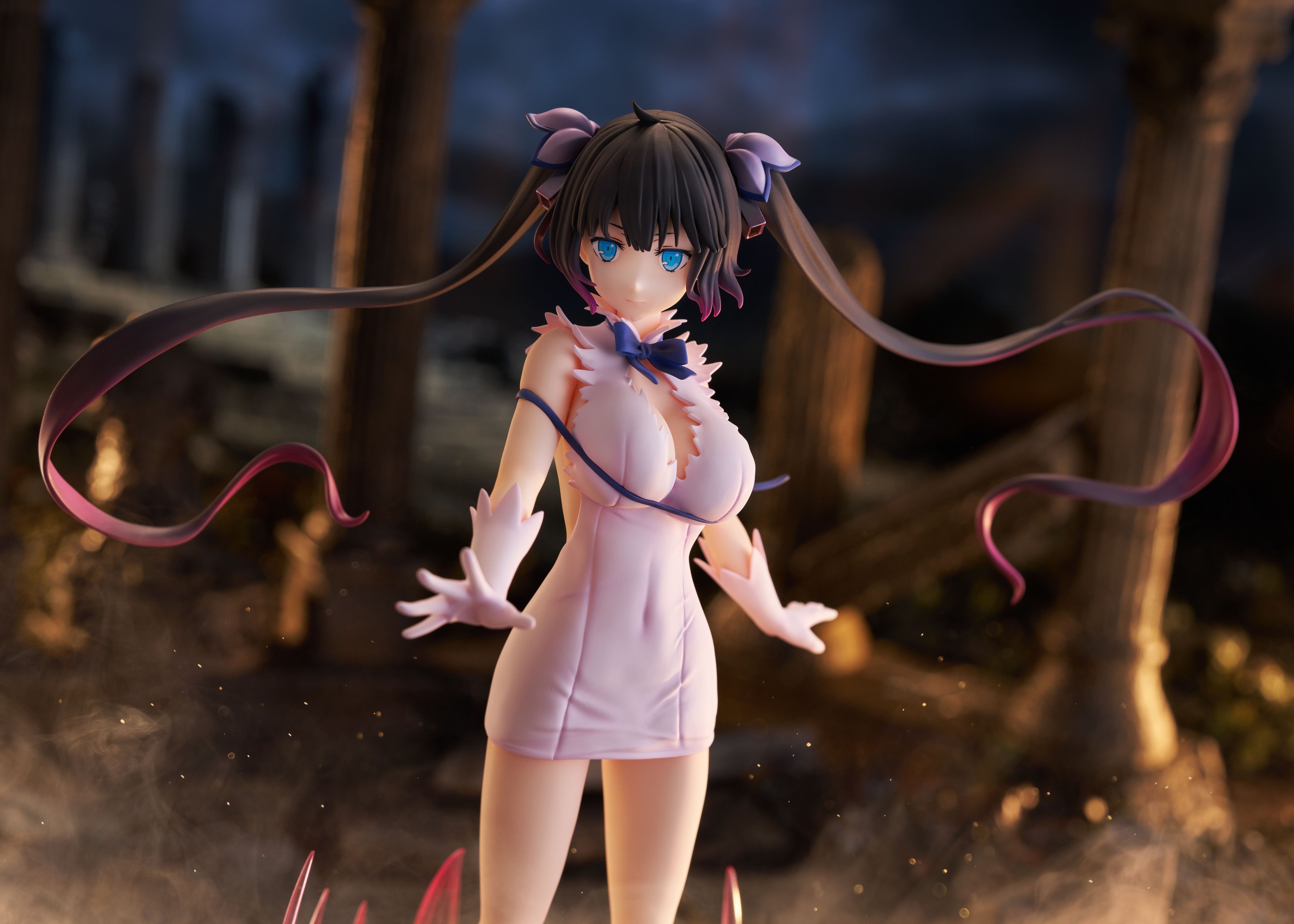 Is It Wrong to Try to Pick Up Girls in a Dungeon? V Hestia (Divinity Unleashed Limited Edition Ver.) 1/7 Scale Figure Gallery Image 6