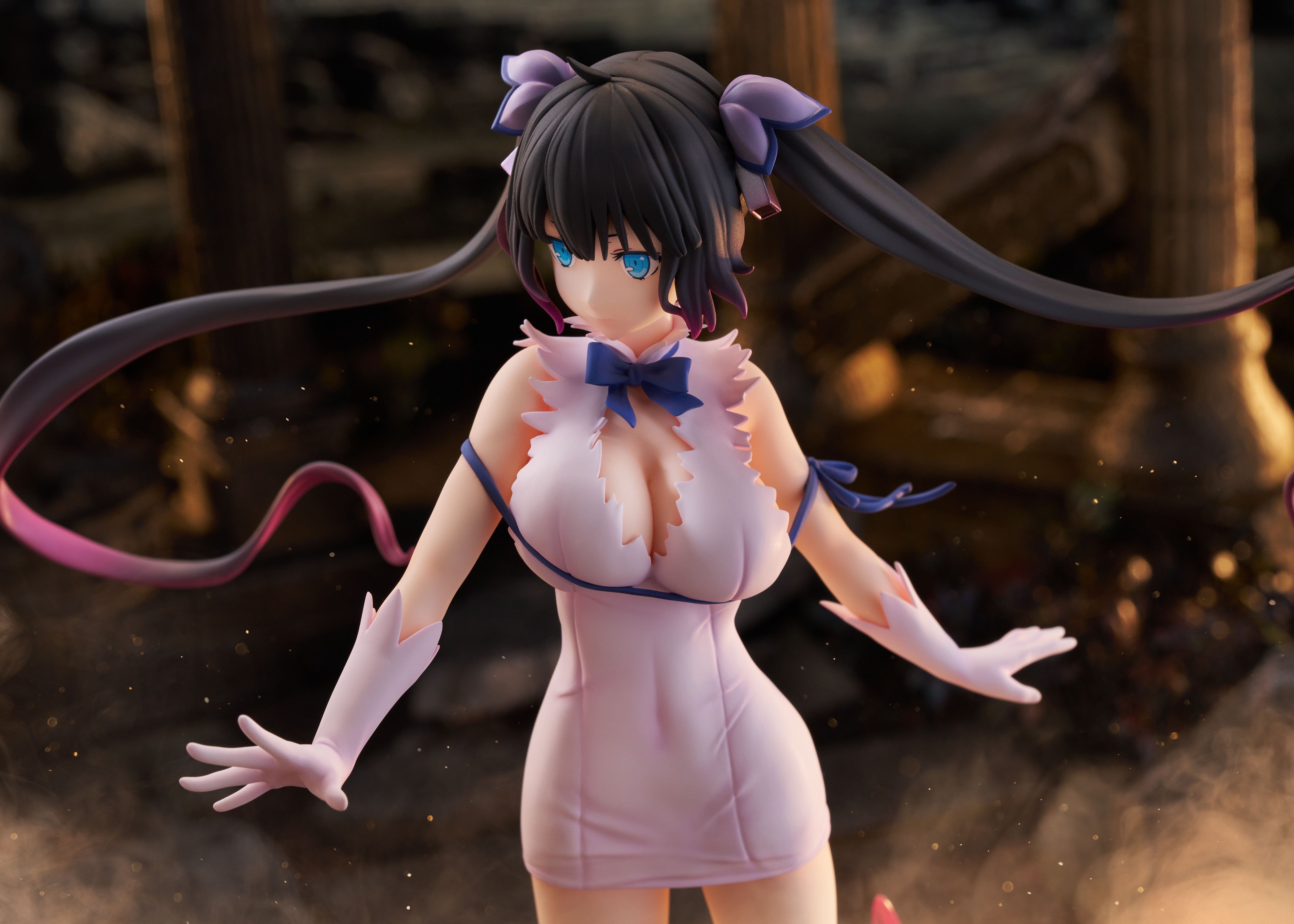 Is It Wrong to Try to Pick Up Girls in a Dungeon? V Hestia (Divinity Unleashed Limited Edition Ver.) 1/7 Scale Figure Gallery Image 11