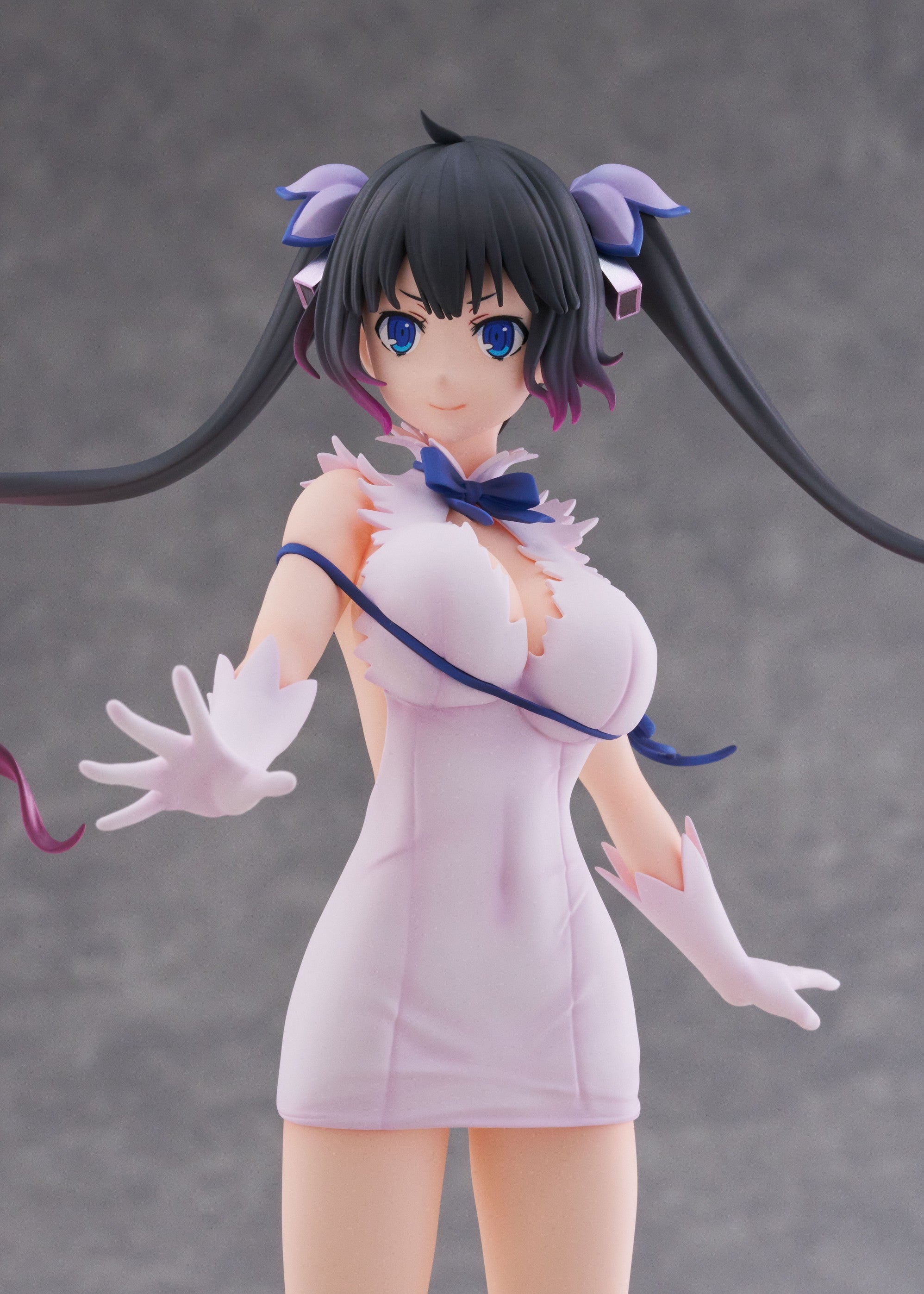 Is It Wrong to Try to Pick Up Girls in a Dungeon? V Hestia (Divinity Unleashed Limited Edition Ver.) 1/7 Scale Figure Gallery Image 16