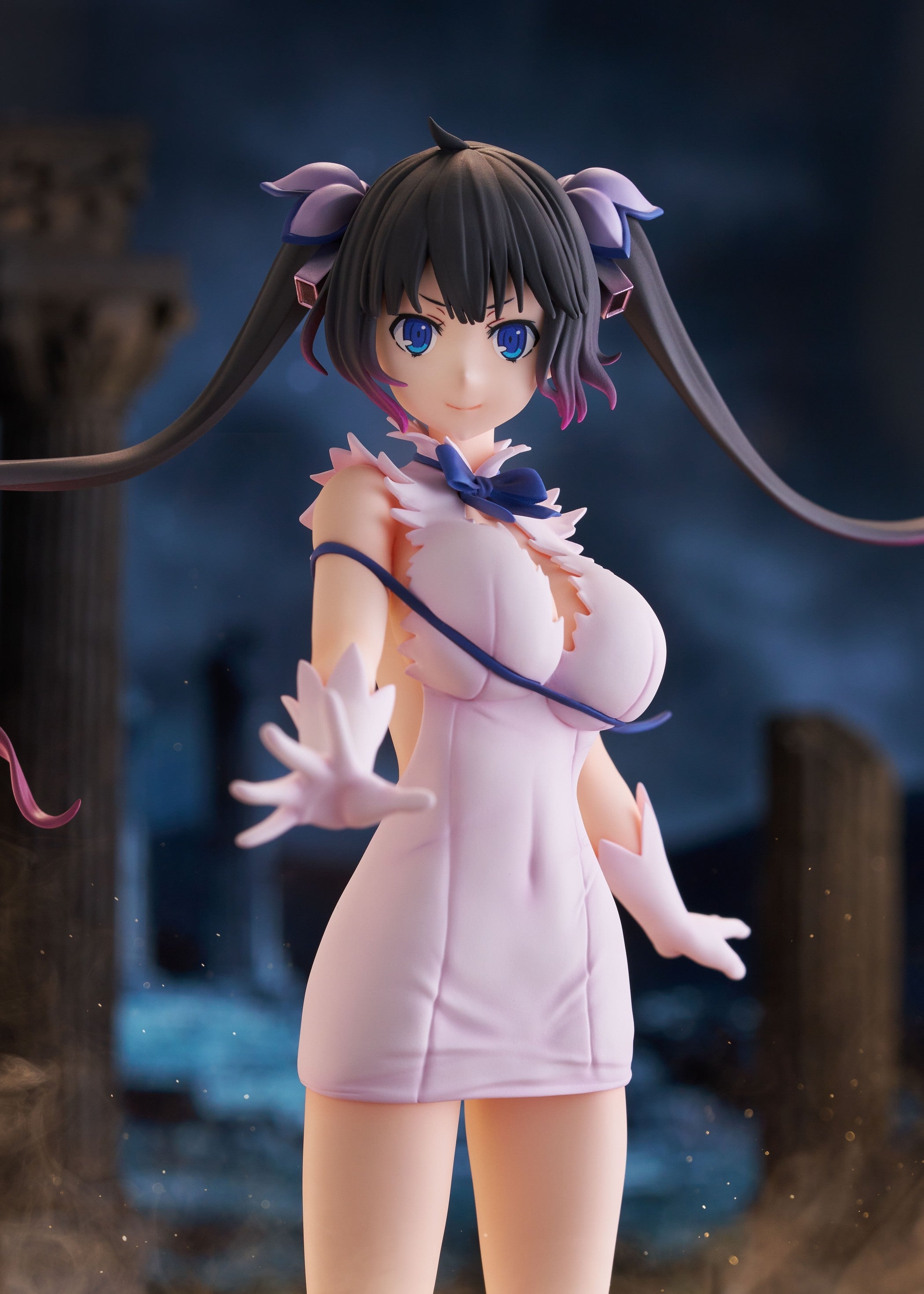 Is It Wrong to Try to Pick Up Girls in a Dungeon? V Hestia (Divinity Unleashed Limited Edition Ver.) 1/7 Scale Figure Gallery Image 8