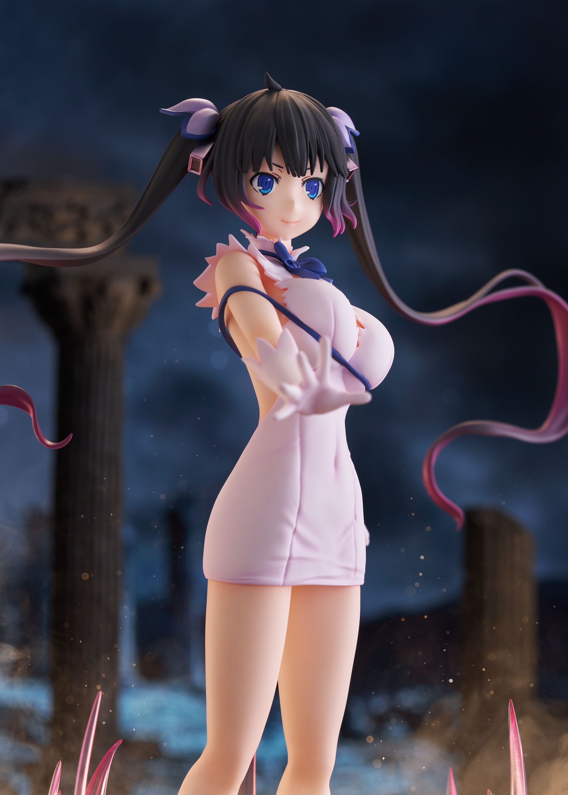 Is It Wrong to Try to Pick Up Girls in a Dungeon? V Hestia (Divinity Unleashed Limited Edition Ver.) 1/7 Scale Figure Gallery Image 7