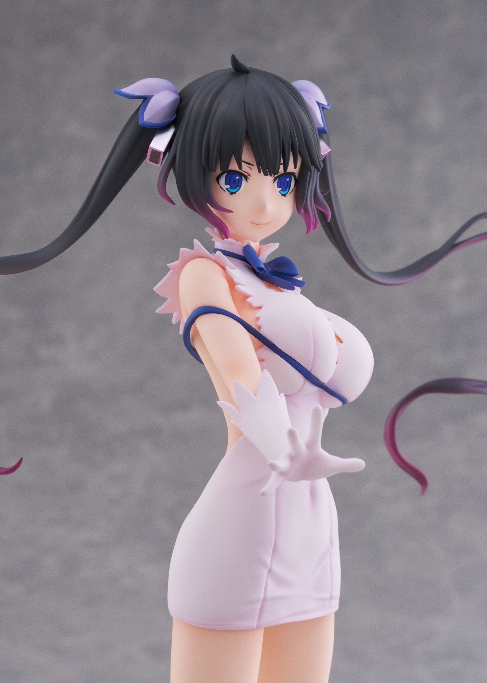 Is It Wrong to Try to Pick Up Girls in a Dungeon? V Hestia (Divinity Unleashed Limited Edition Ver.) 1/7 Scale Figure Gallery Image 17