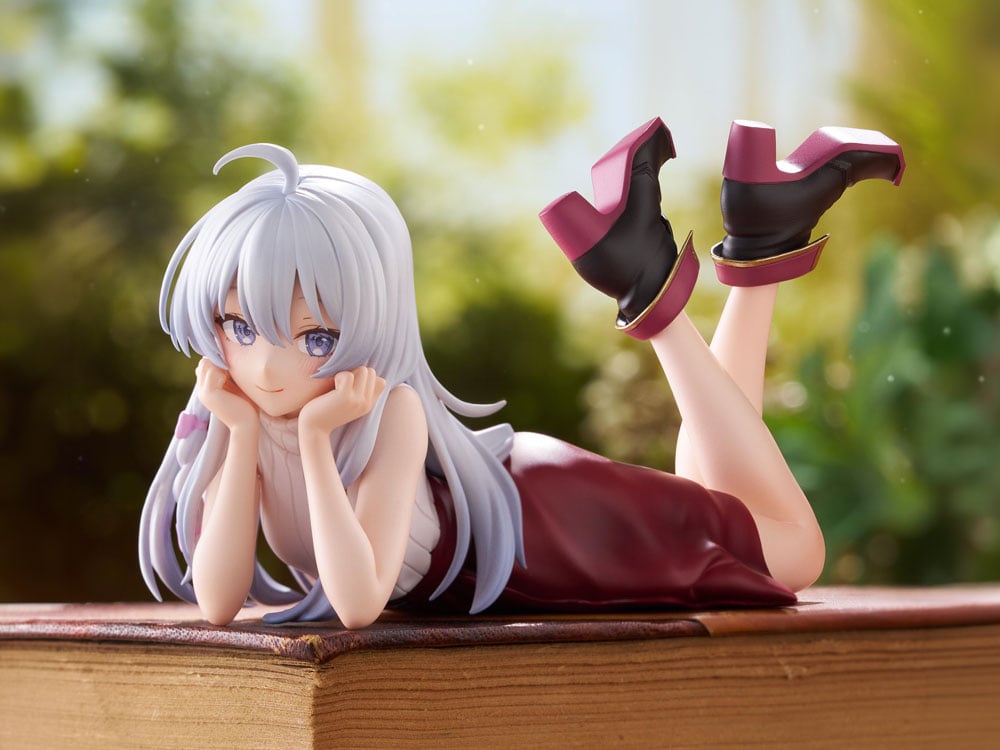 Wandering Witch: The Journey of Elaina Elaina (Lying Down Ver.) Noodle Stopper Figure Gallery Image 1