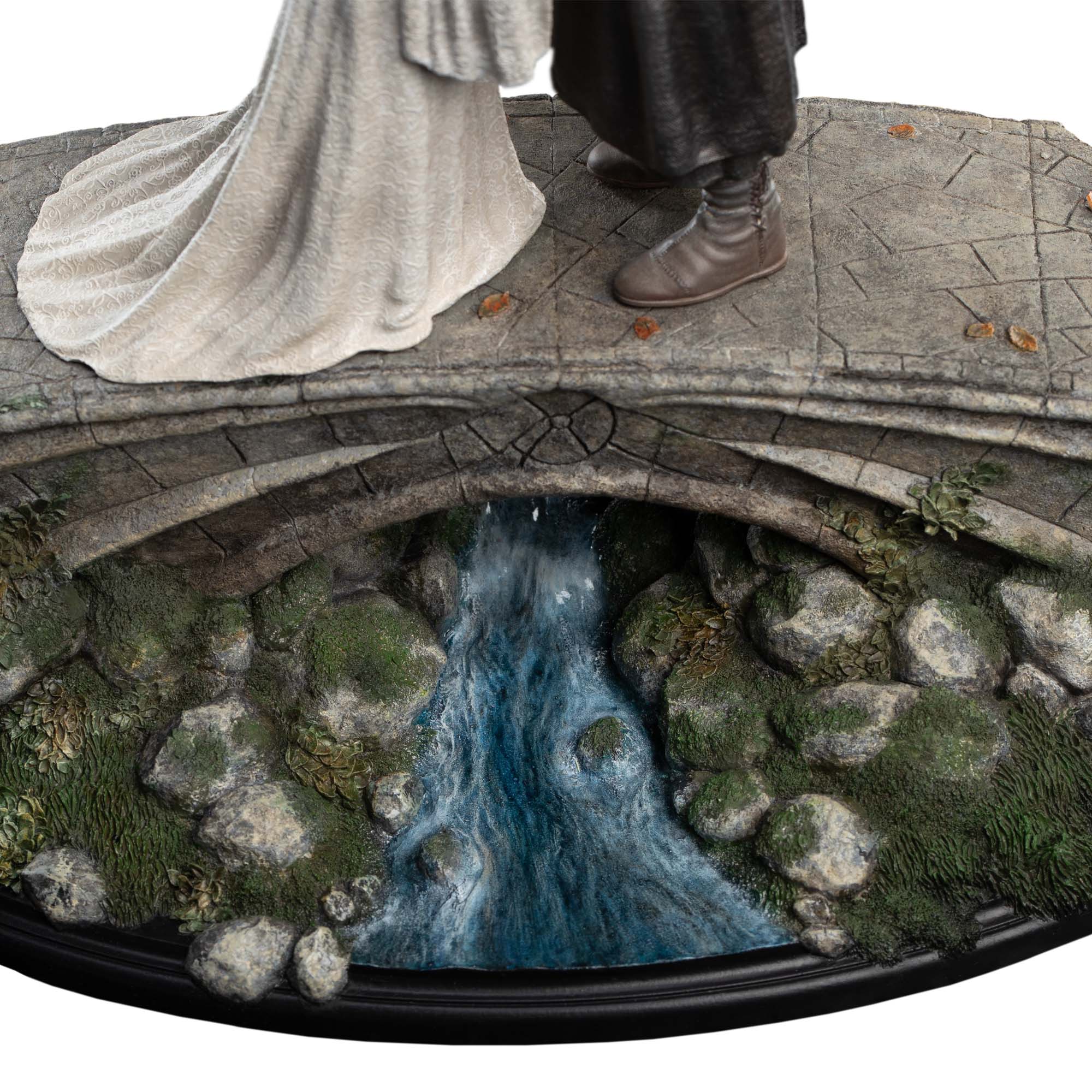 The Lord of the Rings Aragorn & Arwen Miniature Statue Gallery Image 14