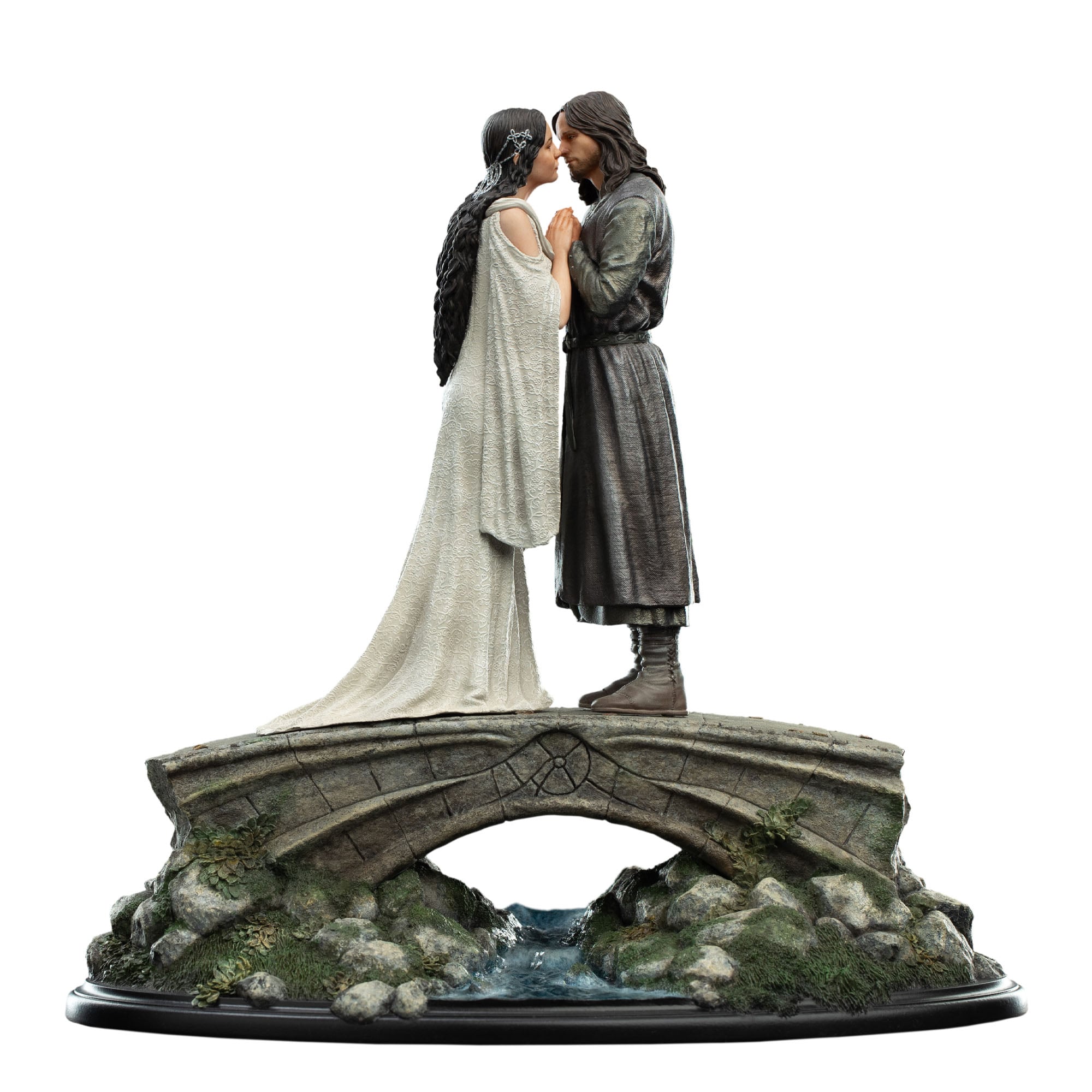 The Lord of the Rings Aragorn & Arwen Miniature Statue Gallery Image 4