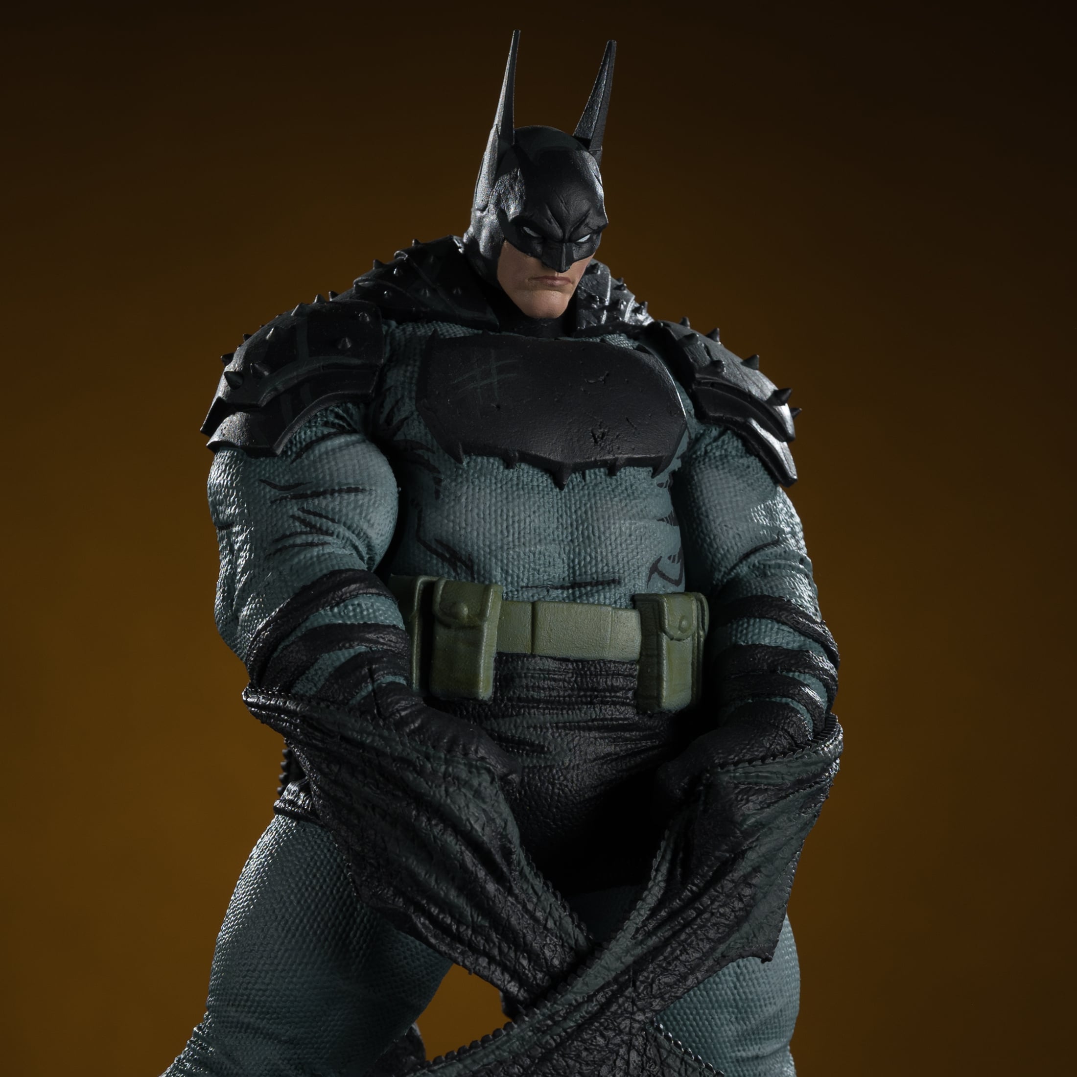 Absolute Batman #1 Batman 1/10 Scale Limited Edition Resin Statue (Nick Dragotta) Gallery Image 5