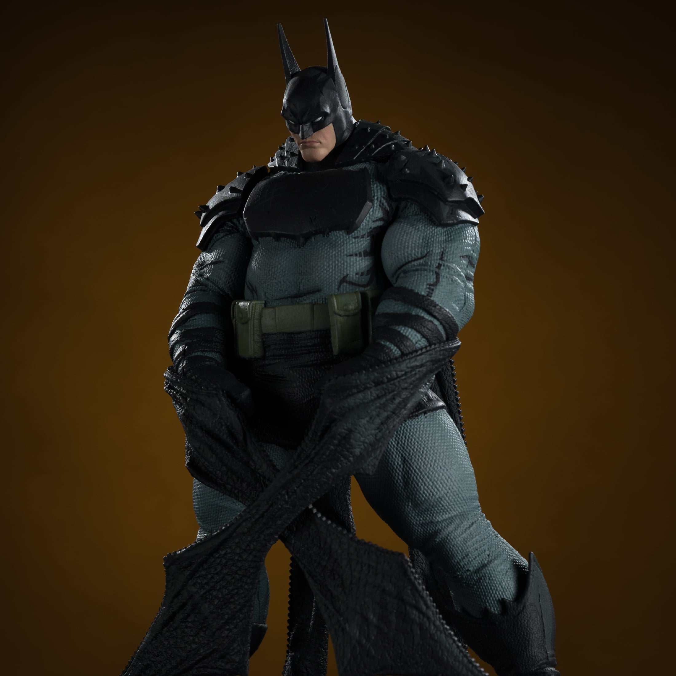 Absolute Batman #1 Batman 1/10 Scale Limited Edition Resin Statue (Nick Dragotta) Gallery Image 4