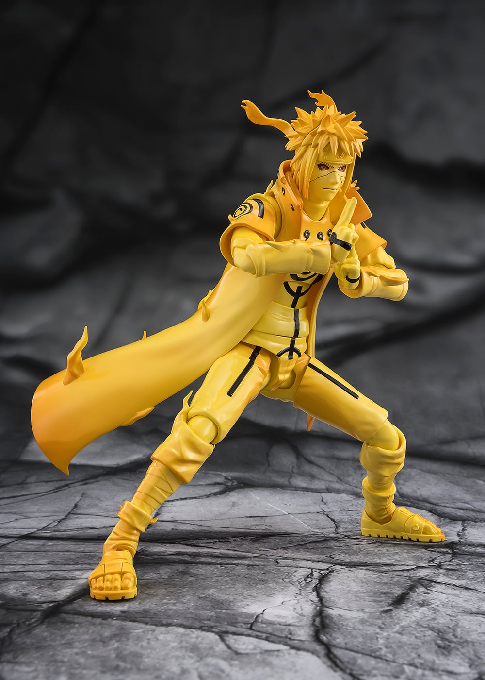 Naruto: Shippuden S.H.Figuarts Minato Namikaze (Kurama Link Mode) - tampilan belakang efek chakra