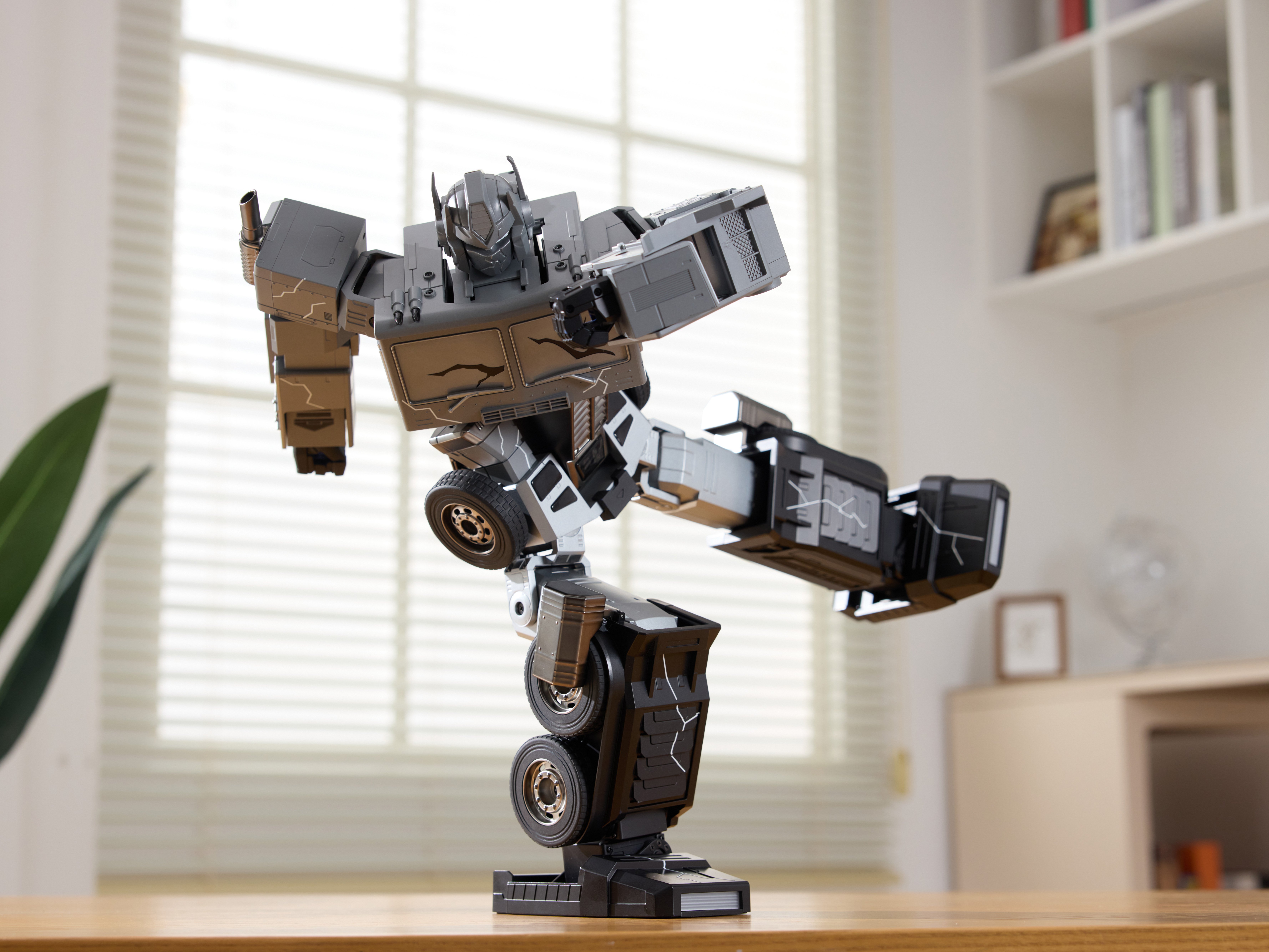 Transformers: The Movie 40th Anniversary Flagship Series Optimus Prime (Fallen Leader) Limited Edition Robot Gallery Image 23