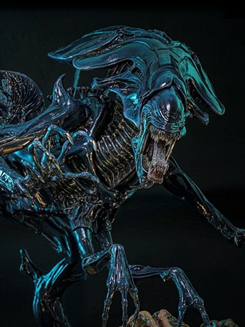 Aliens MMS903 Alien Queen 1/6th Scale Collectible Figure Gallery Image 2