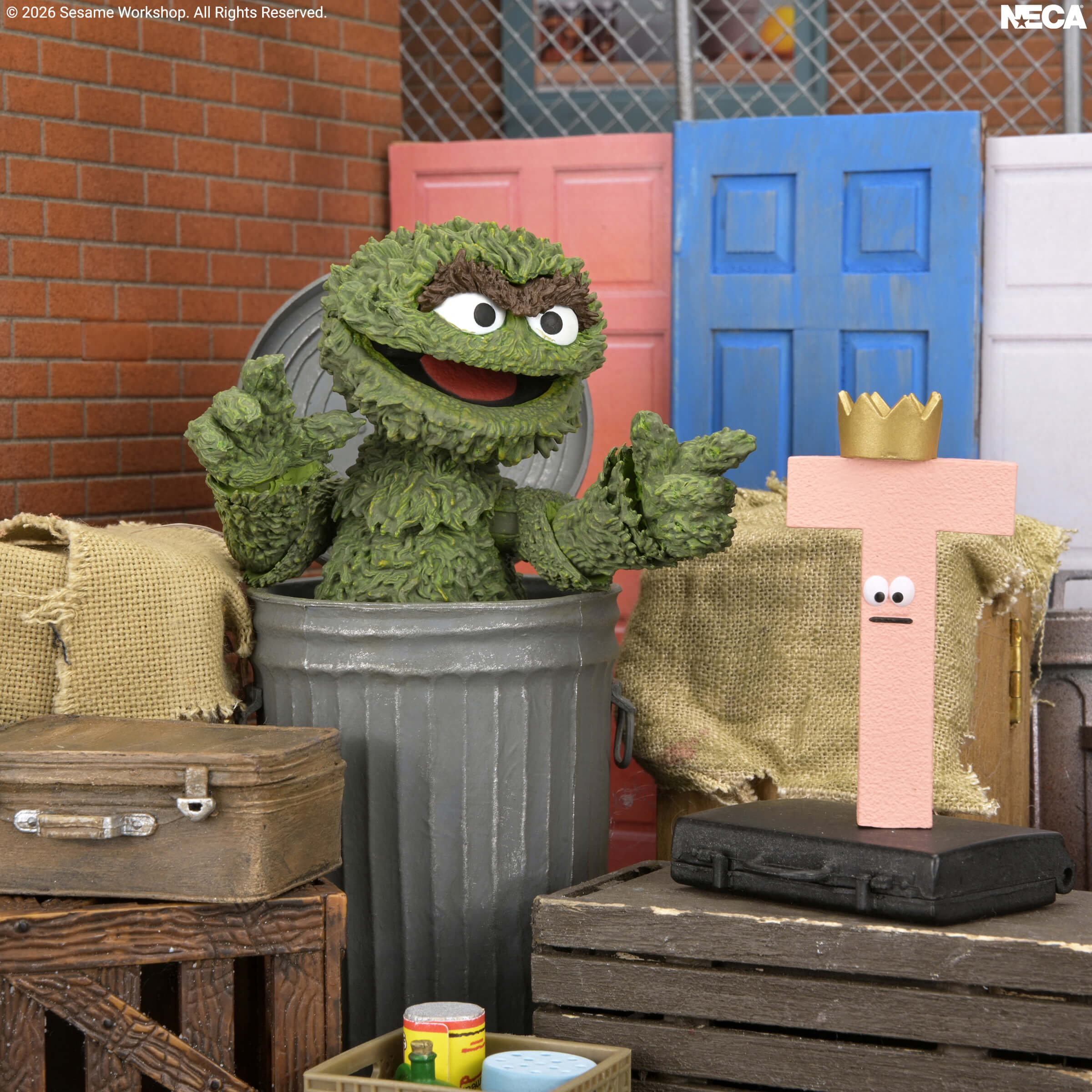 Sesame Street Ultimate Oscar the Grouch Action Figure Gallery Image 6