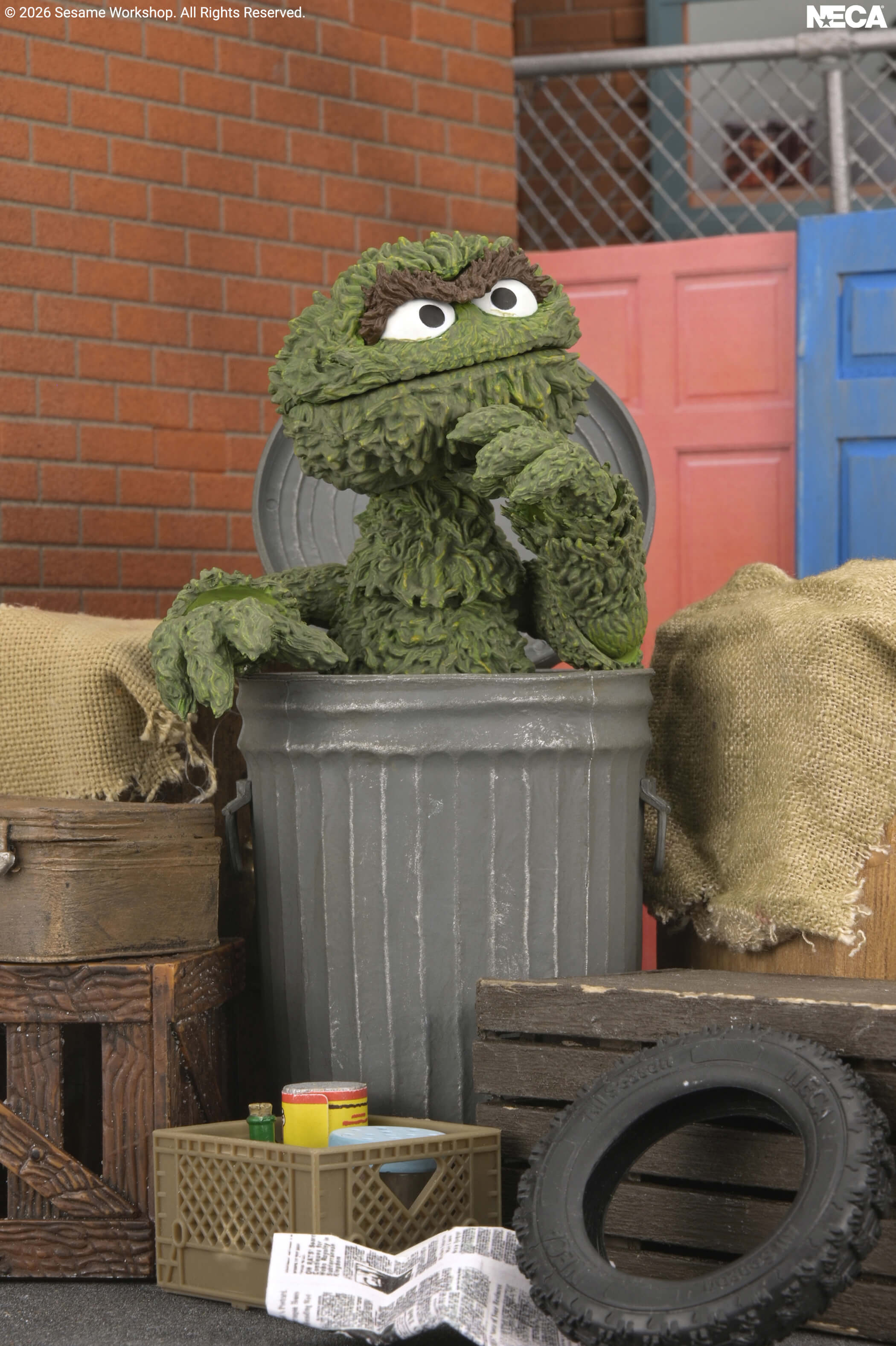 Sesame Street Ultimate Oscar the Grouch Action Figure Gallery Image 9