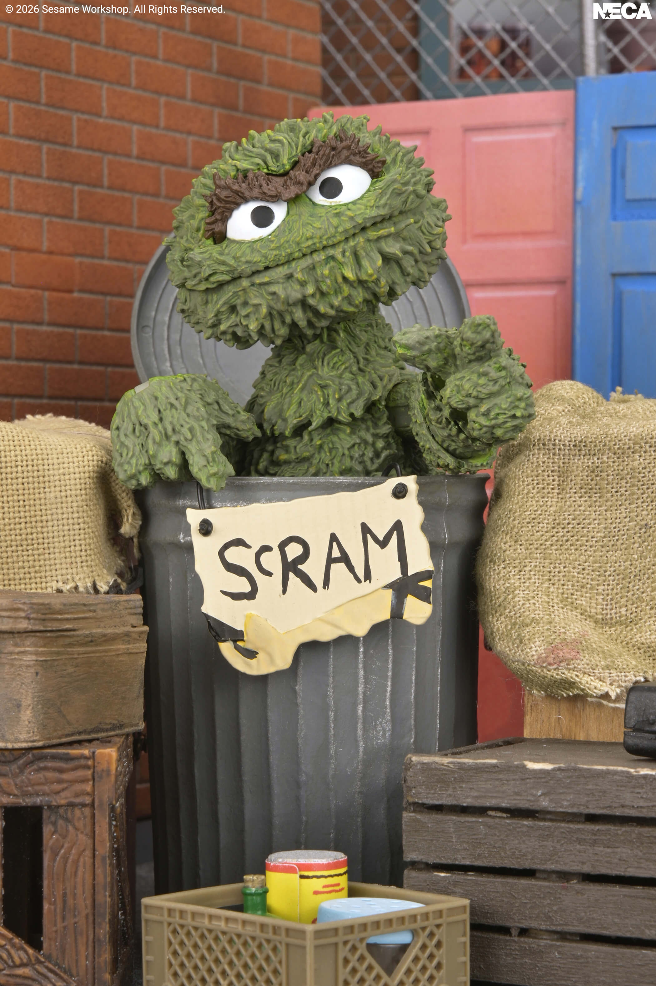 Sesame Street Ultimate Oscar the Grouch Action Figure Gallery Image 7