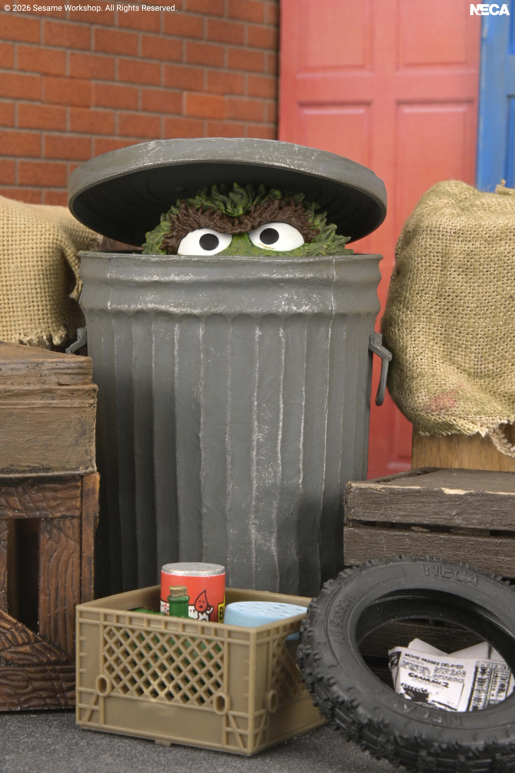 Sesame Street Ultimate Oscar the Grouch Action Figure Gallery Image 12