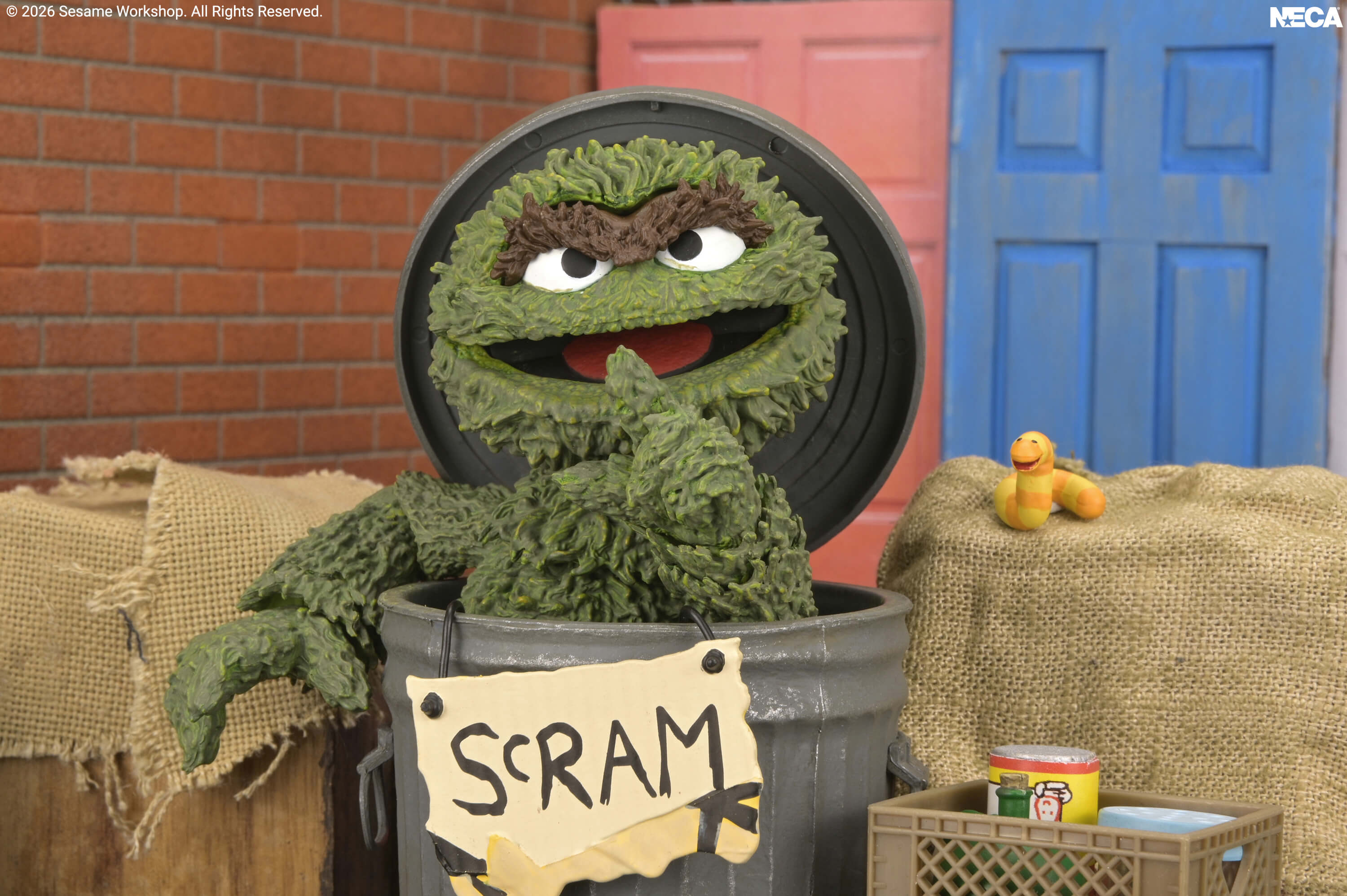 Sesame Street Ultimate Oscar the Grouch Action Figure Gallery Image 14
