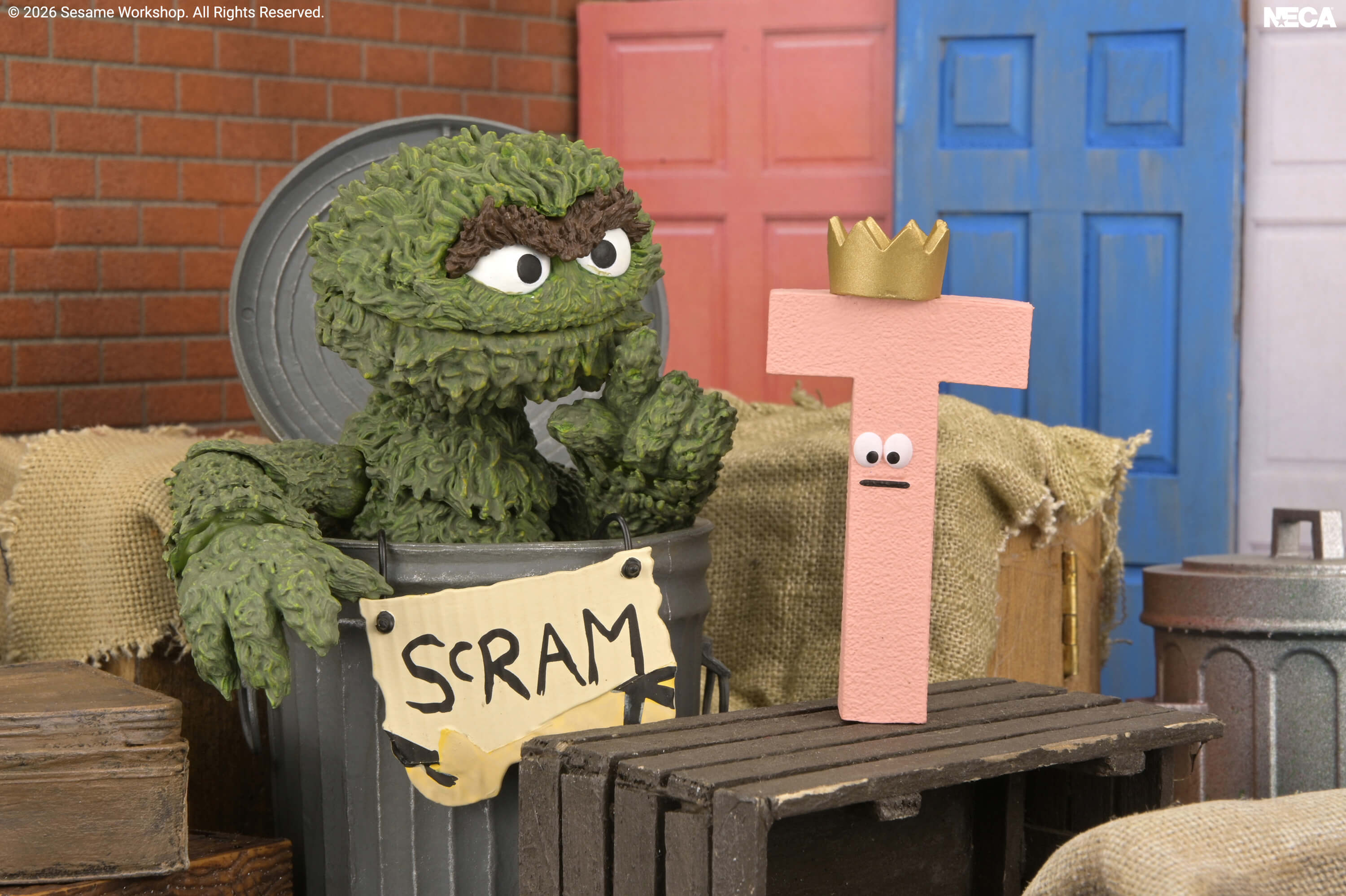 Sesame Street Ultimate Oscar the Grouch Action Figure Gallery Image 10