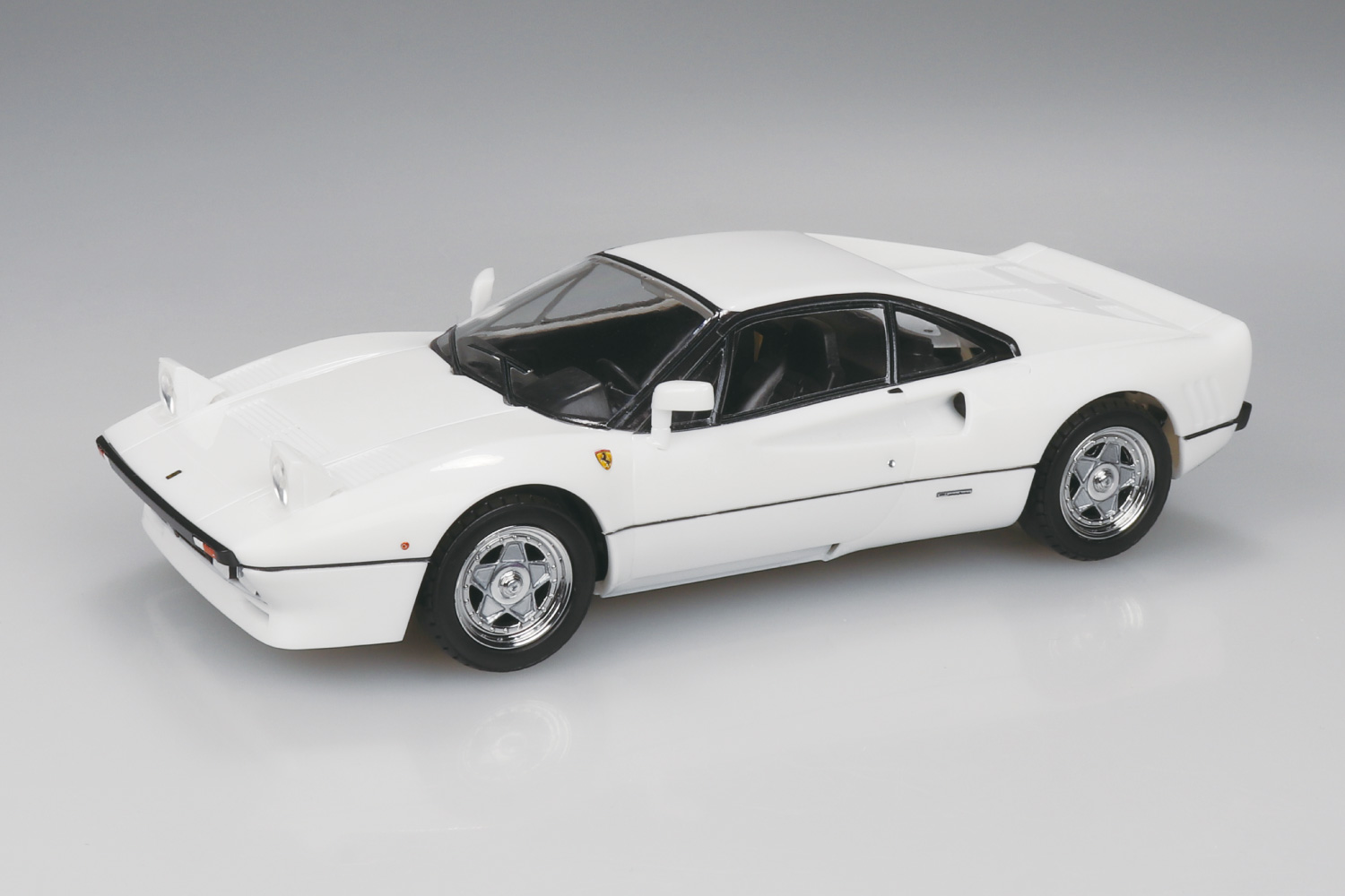 Aoshima Snap Kit No.28-WE Ferrari GTO (White) 1/32 Scale Model Kit