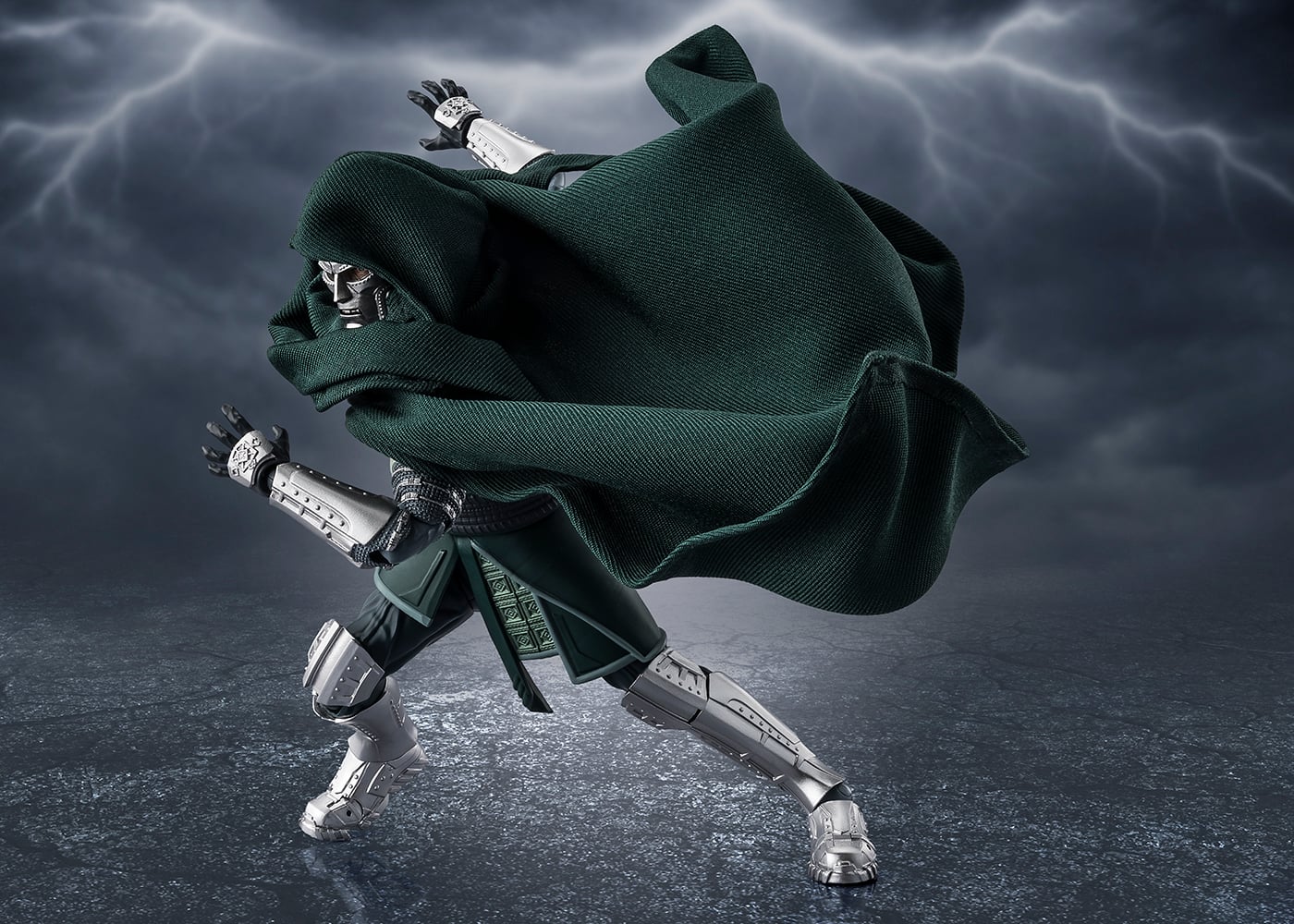 Avengers: Doomsday S.H.Figuarts Doctor Doom Action Figure Gallery Image 9