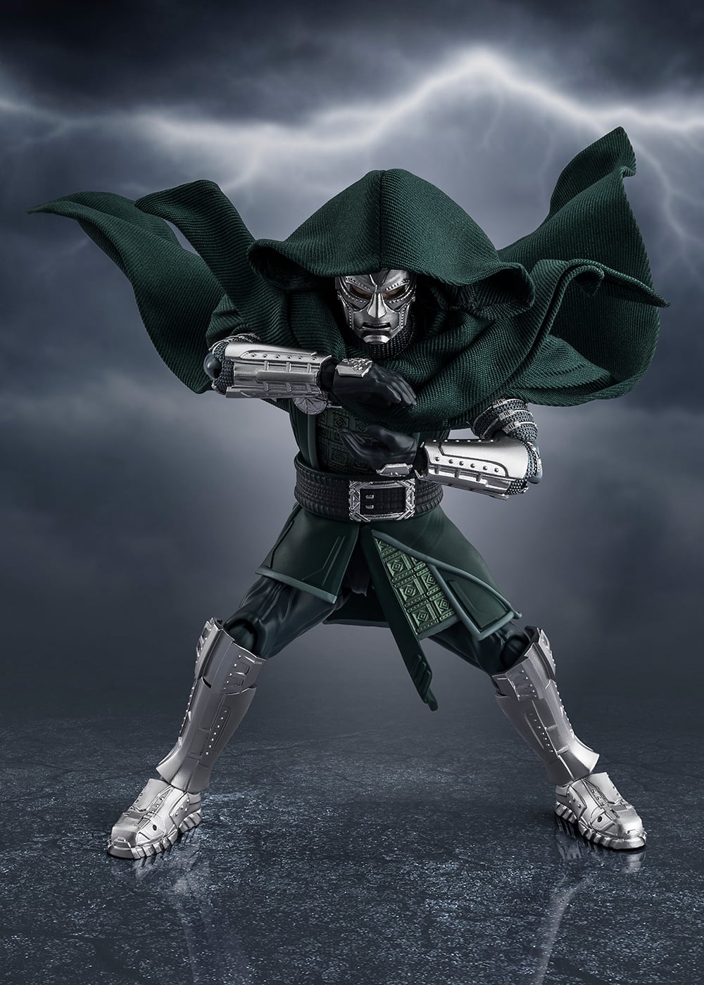 Avengers: Doomsday S.H.Figuarts Doctor Doom Action Figure Gallery Image 5