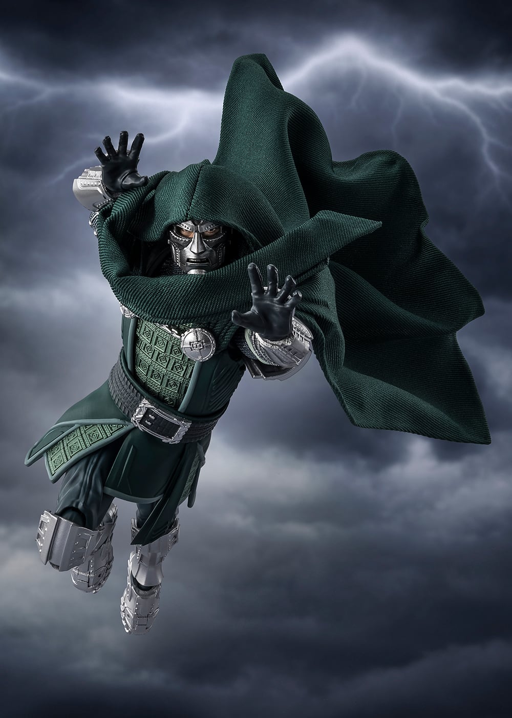Avengers: Doomsday S.H.Figuarts Doctor Doom Action Figure Gallery Image 8