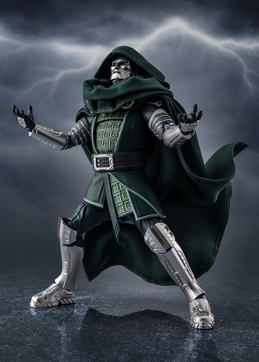 Avengers: Doomsday S.H.Figuarts Doctor Doom Action Figure Gallery Image 6