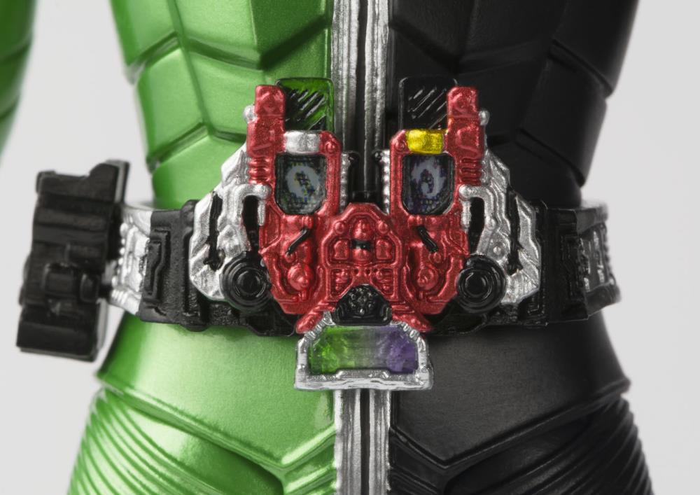 Kamen Rider S.H.Figuarts Kamen Rider Cyclone Joker (Shinkoccho Seihou) Gallery Image 7
