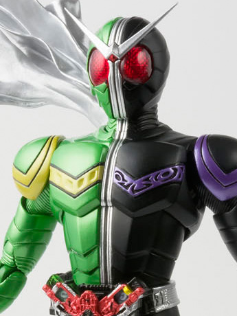 Kamen Rider S.H.Figuarts Kamen Rider Cyclone Joker (Shinkoccho Seihou) Gallery Image 2