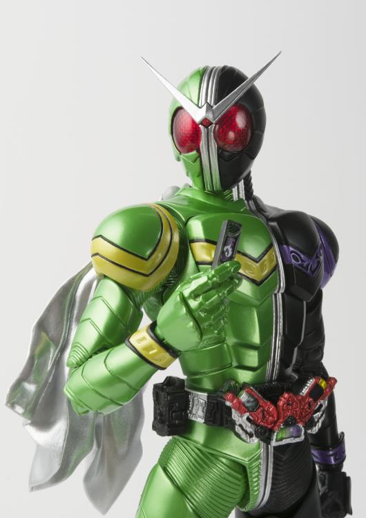Kamen Rider S.H.Figuarts Kamen Rider Cyclone Joker (Shinkoccho Seihou) Gallery Image 10