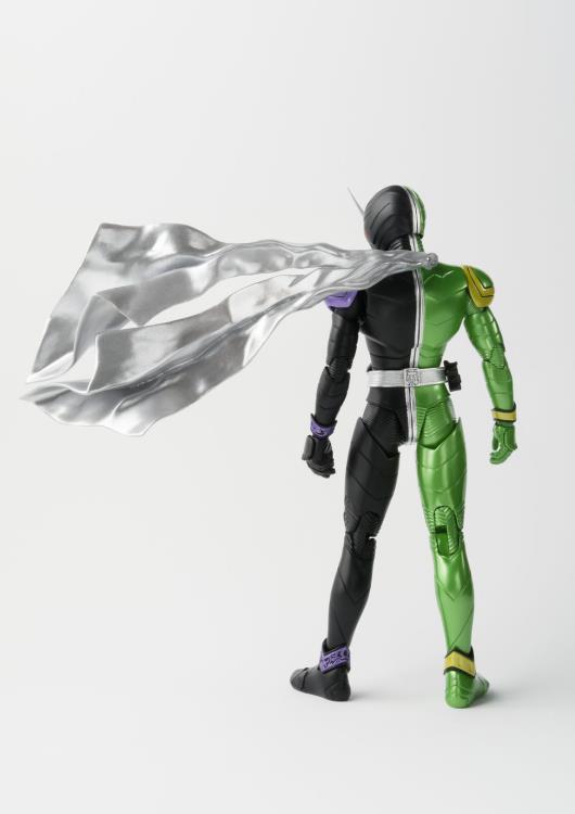 Kamen Rider S.H.Figuarts Kamen Rider Cyclone Joker (Shinkoccho Seihou) Gallery Image 11