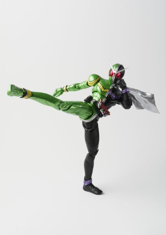Kamen Rider S.H.Figuarts Kamen Rider Cyclone Joker (Shinkoccho Seihou) Gallery Image 12