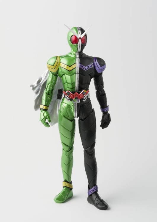 Kamen Rider S.H.Figuarts Kamen Rider Cyclone Joker (Shinkoccho Seihou) Gallery Image 3