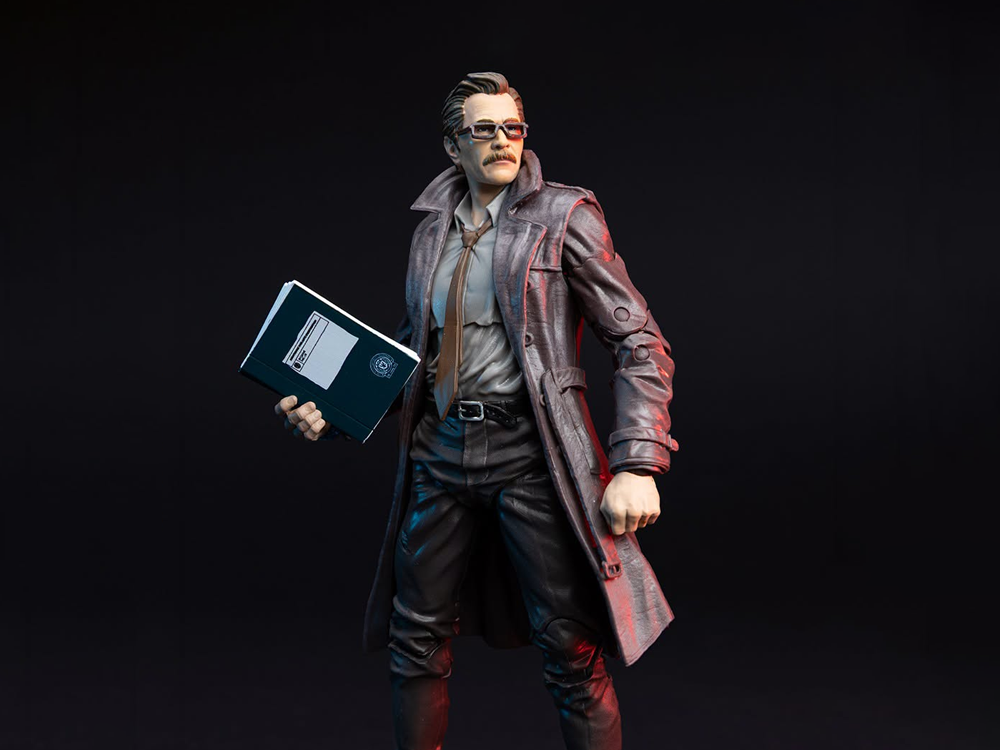 The Dark Knight (2008) DC Multiverse Commissioner James Gordon (Deluxe Theatrical Edition) Action Figure Gallery Image 1