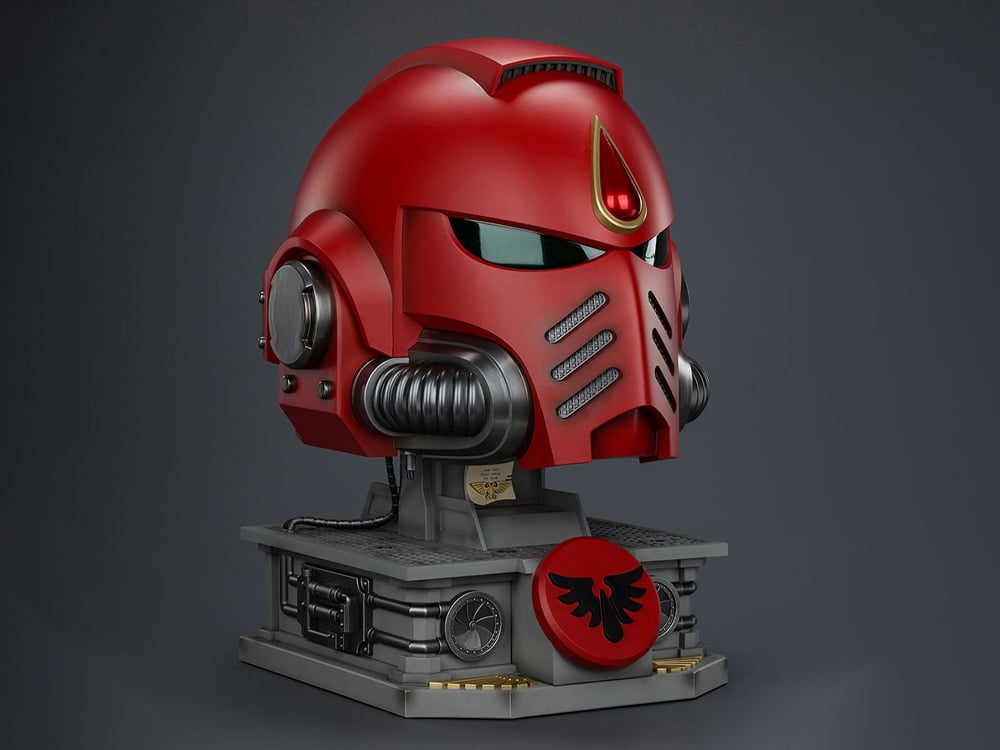Warhammer 40,000 Blood Angels Mk X 1/1 Scale Helmet Replica with Display Stand Gallery Image 1