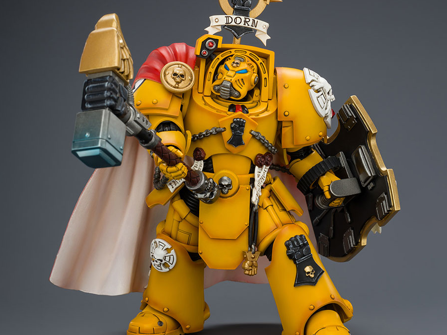 Warhammer 40,000 Imperial Fists Darnath Lysander 1/18 Scale Action Figure Gallery Image 1
