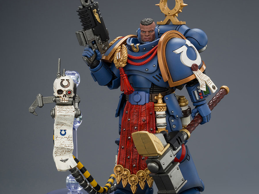 Warhammer 40,000 Ultramarines Ferren Areios 1/18 Scale Action Figure Gallery Image 1