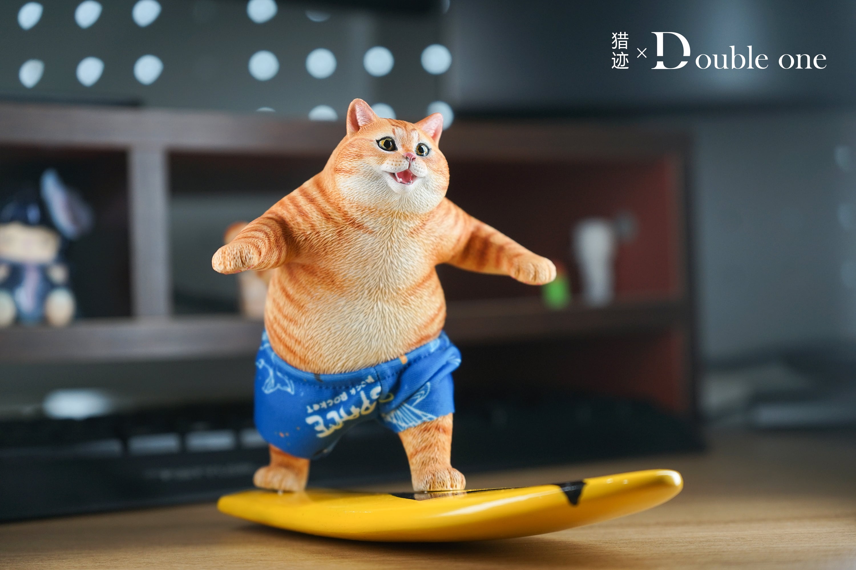 Surfing Cat (Ver. B) Figure With Wave Base