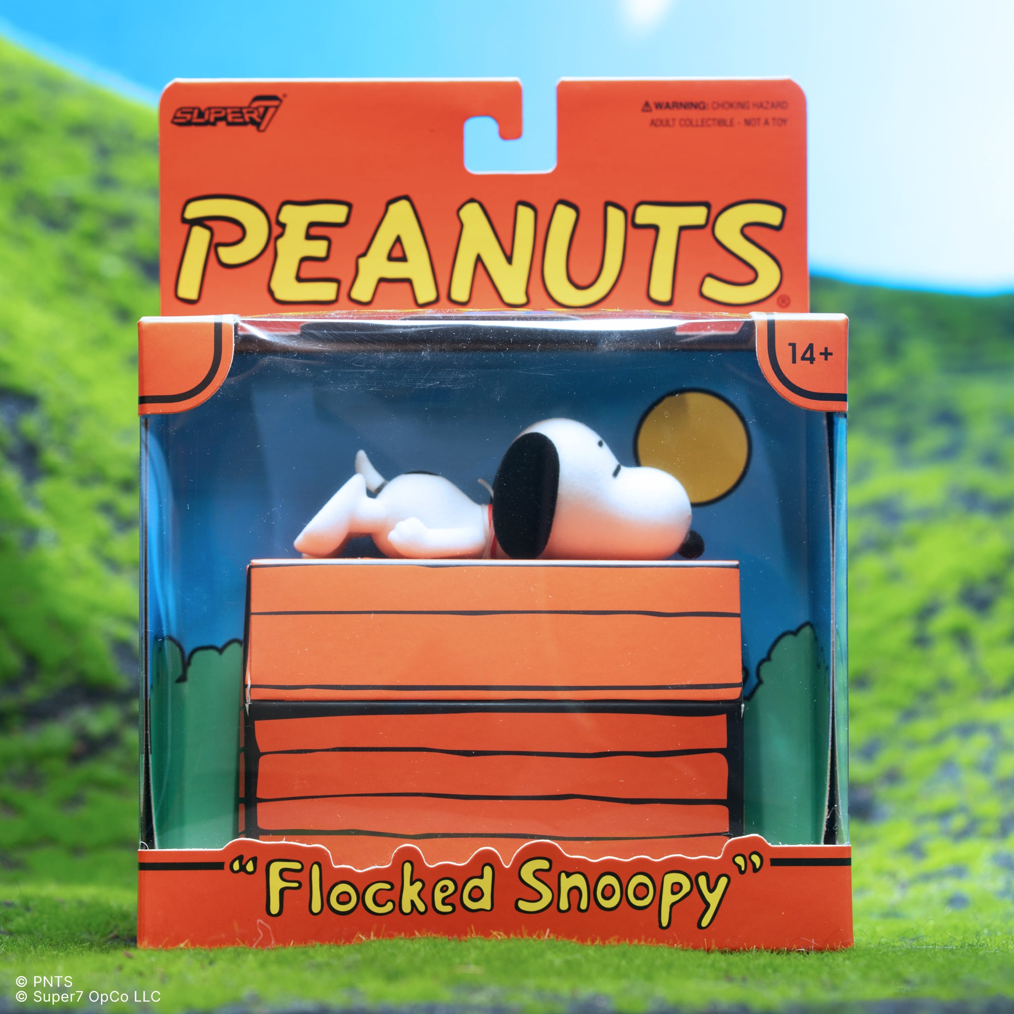 Peanuts ReAction Sleeping Snoopy (Flocked) Action Figure Gallery Image 3