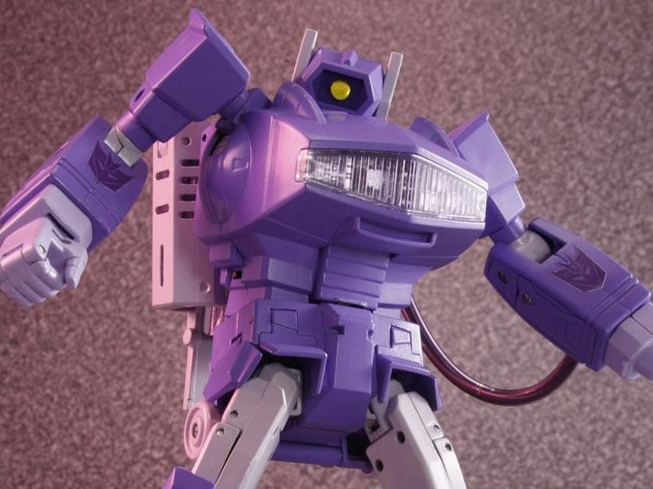 Transformers Masterpiece MP-29 Destron Laserwave (Shockwave) (With Megatron Gun) Gallery Image 1